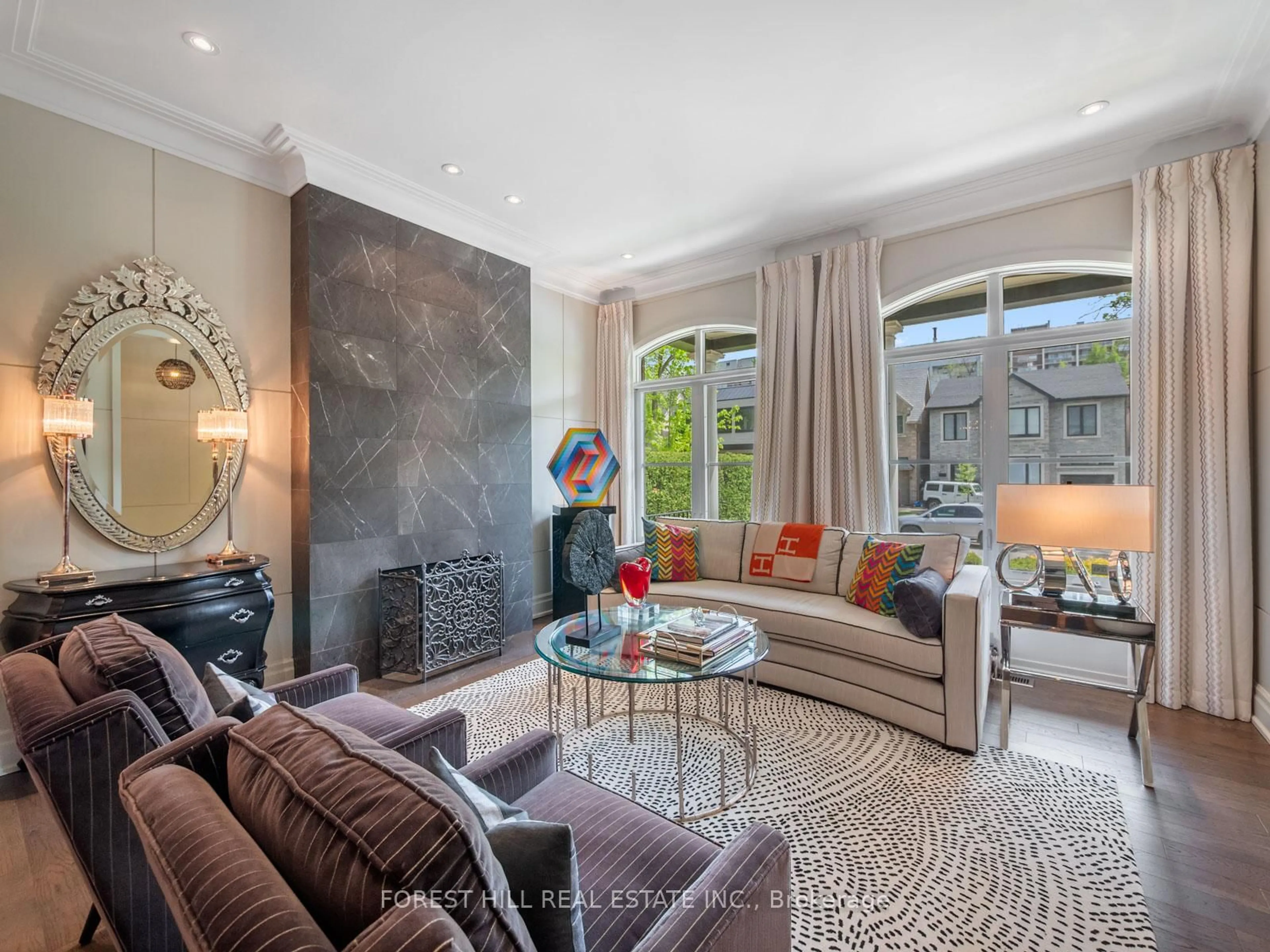 Living room with furniture, unknown for 598 Castlefield Ave, Toronto Ontario M5N 1L8