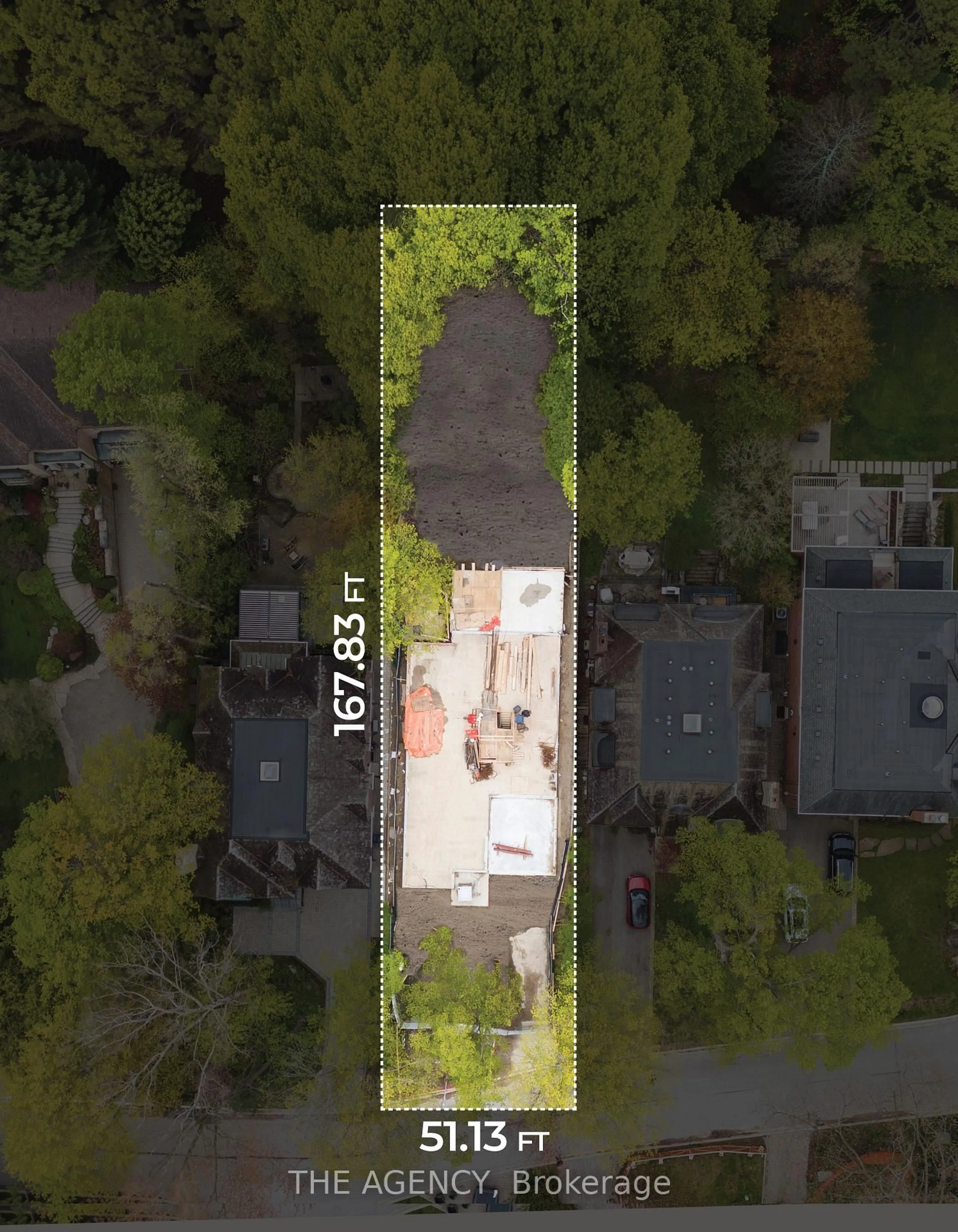 A pic from outside/outdoor area/front of a property/back of a property/a pic from drone, street for 91 Donwoods Dr, Toronto Ontario M4N 2G7