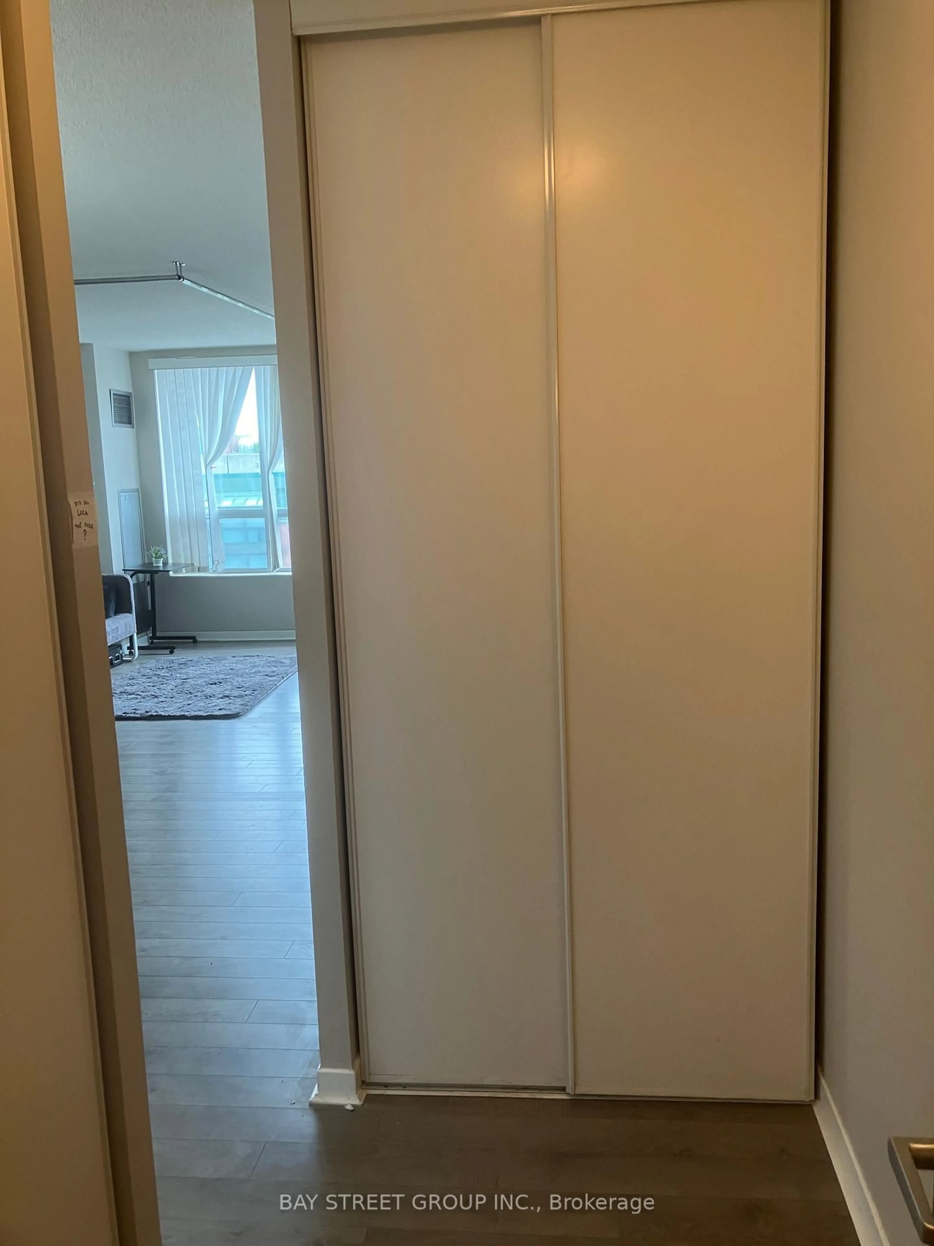A pic of a room for 284 Bloor St #902, Toronto Ontario M5S 3B8