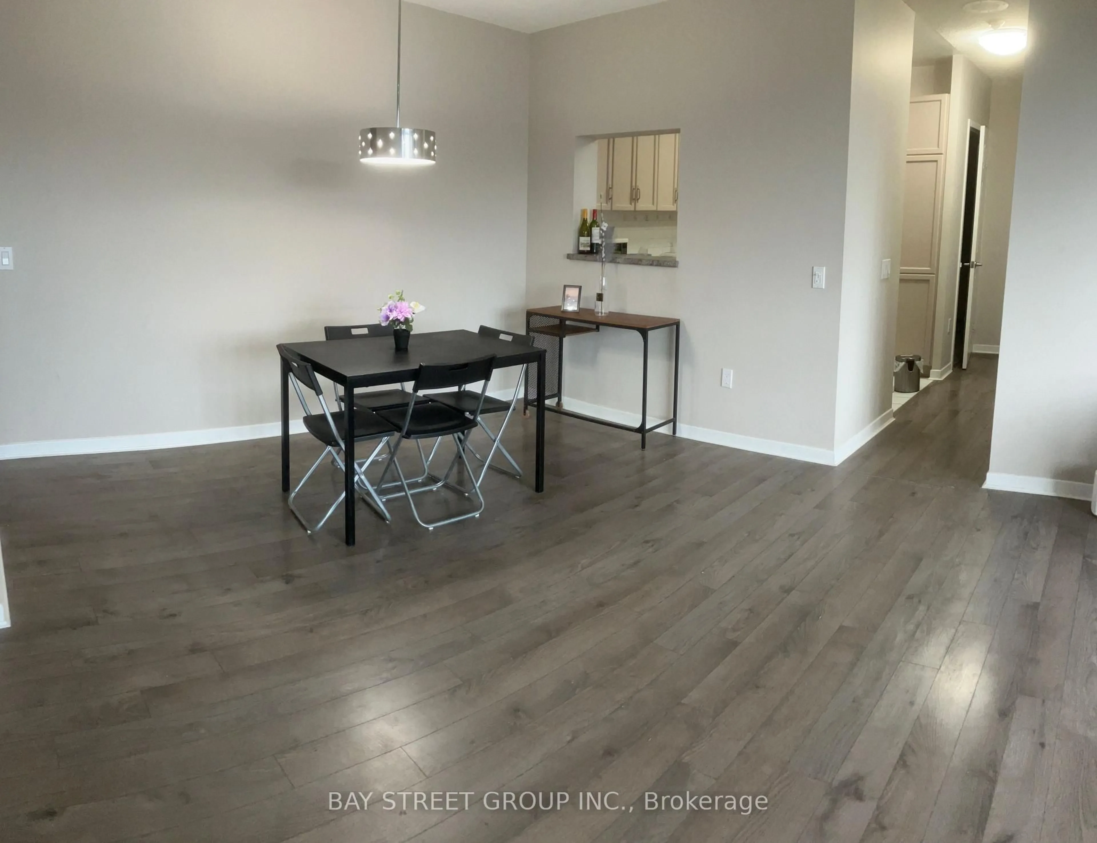 A pic of a room for 284 Bloor St #902, Toronto Ontario M5S 3B8
