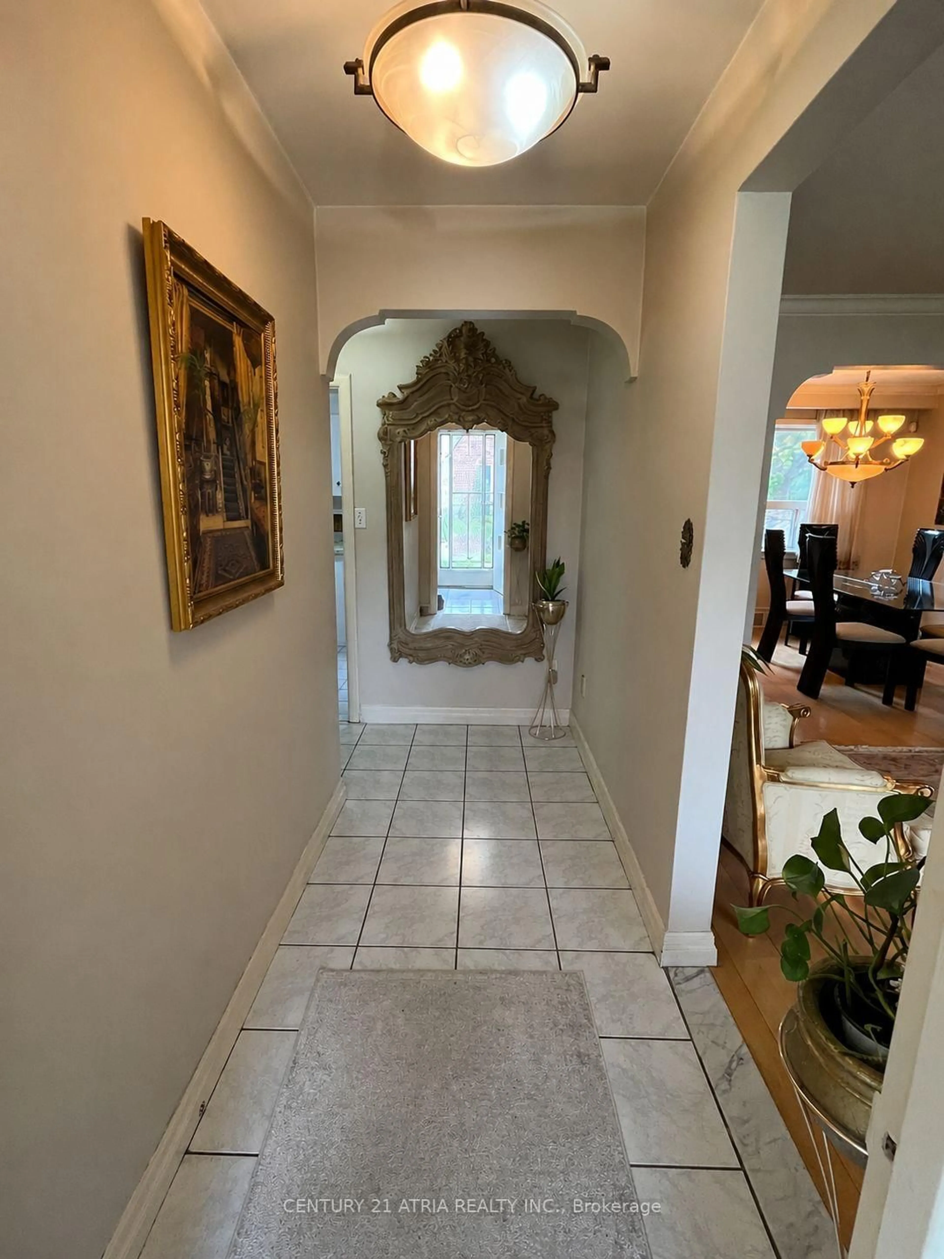 Indoor foyer for 37 Tefley Rd, Toronto Ontario M2M 1C5
