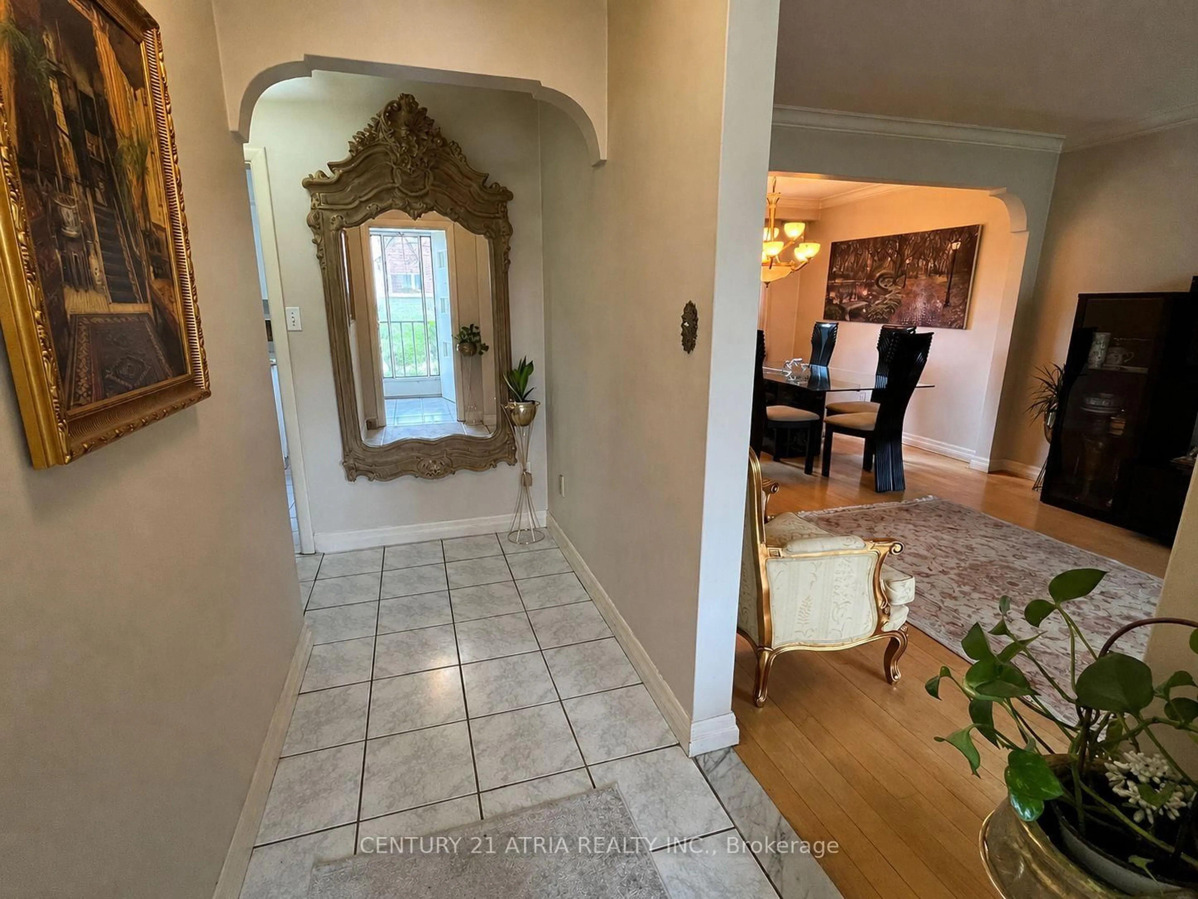 Indoor entryway for 37 Tefley Rd, Toronto Ontario M2M 1C5