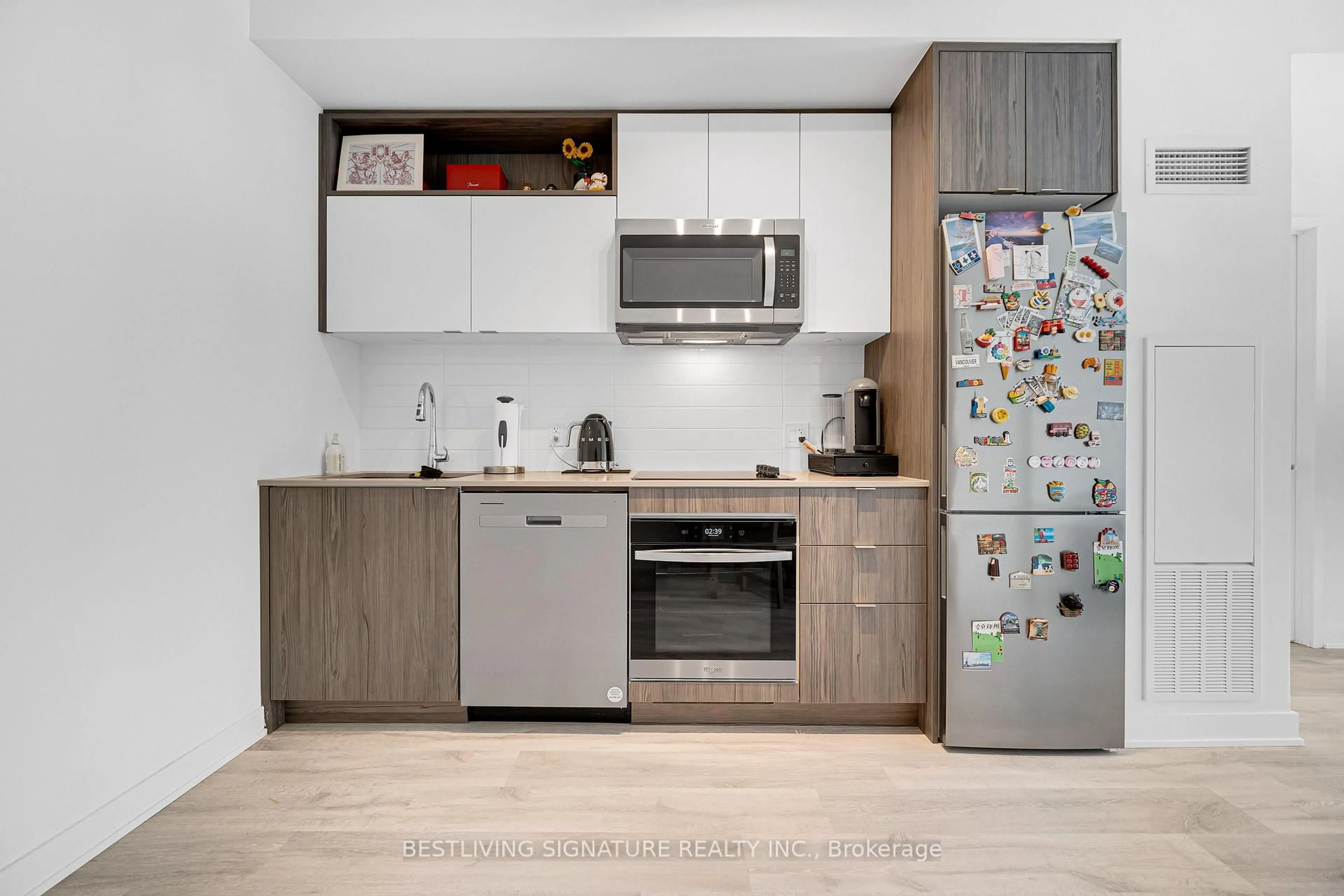 Standard kitchen, unknown for 60 Princess St #1221, Toronto Ontario M5A 2C7