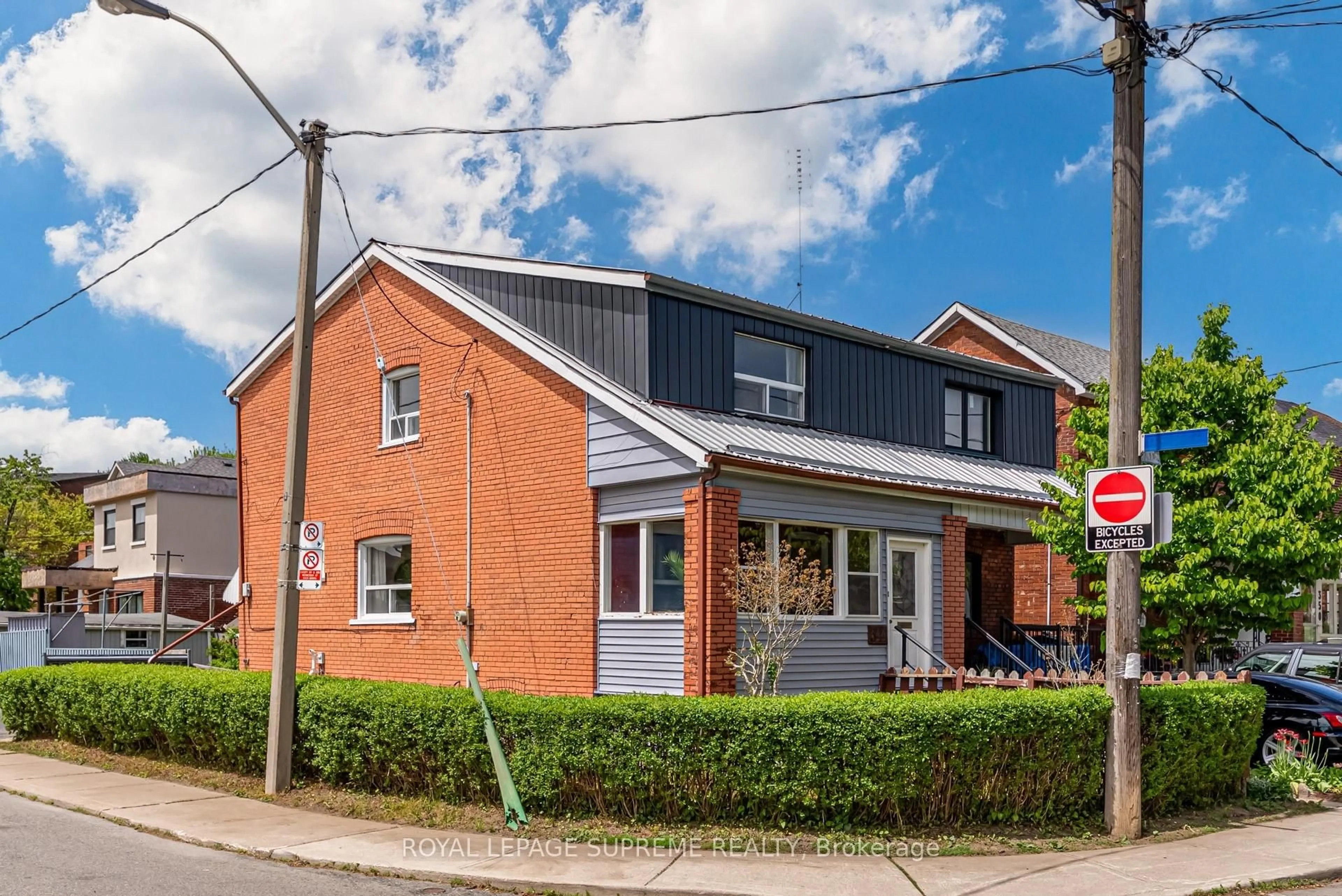 A pic from outside/outdoor area/front of a property/back of a property/a pic from drone, street for 344 Winona Dr, Toronto Ontario M6C 3T3