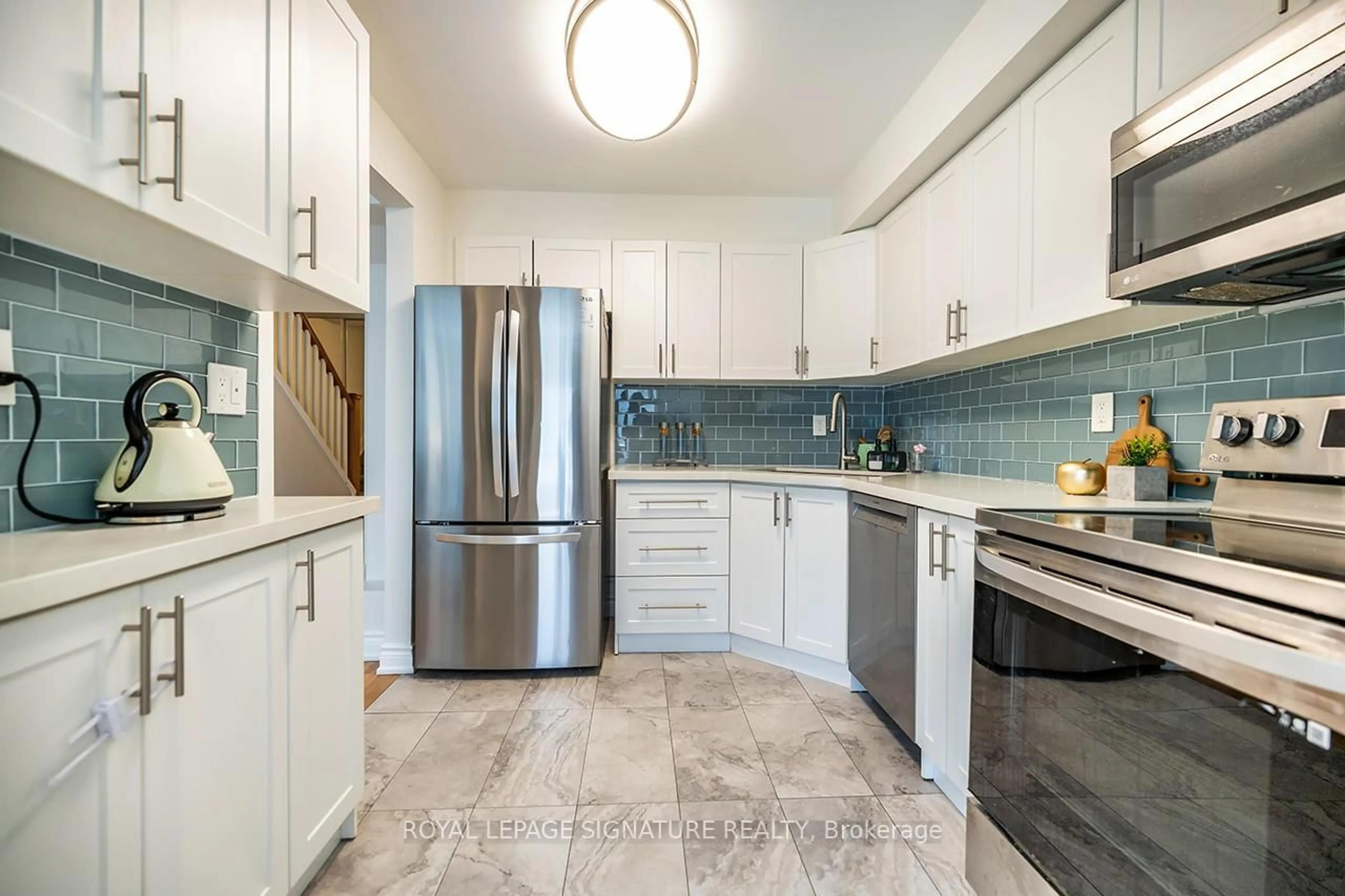 Unknown for 106 Thorny Vineway, Toronto Ontario M2J 4J5