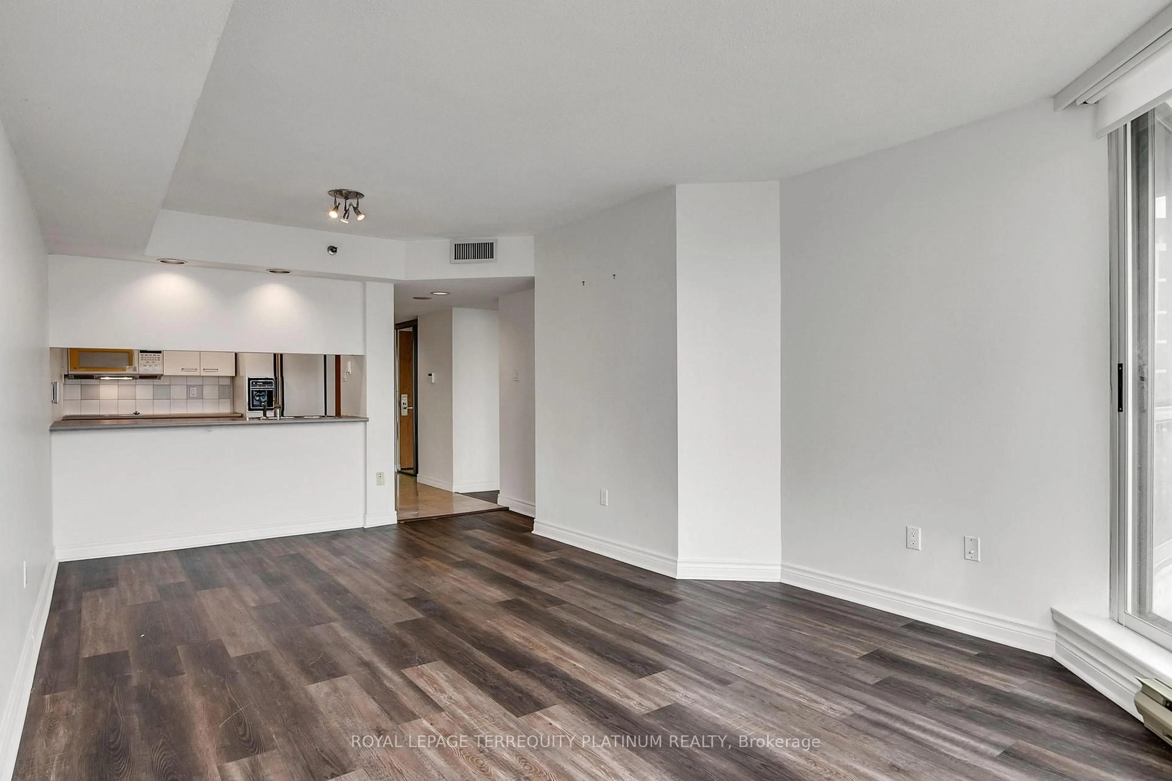 A pic of a room for 38 Elm St #2911, Toronto Ontario M5G 2K5