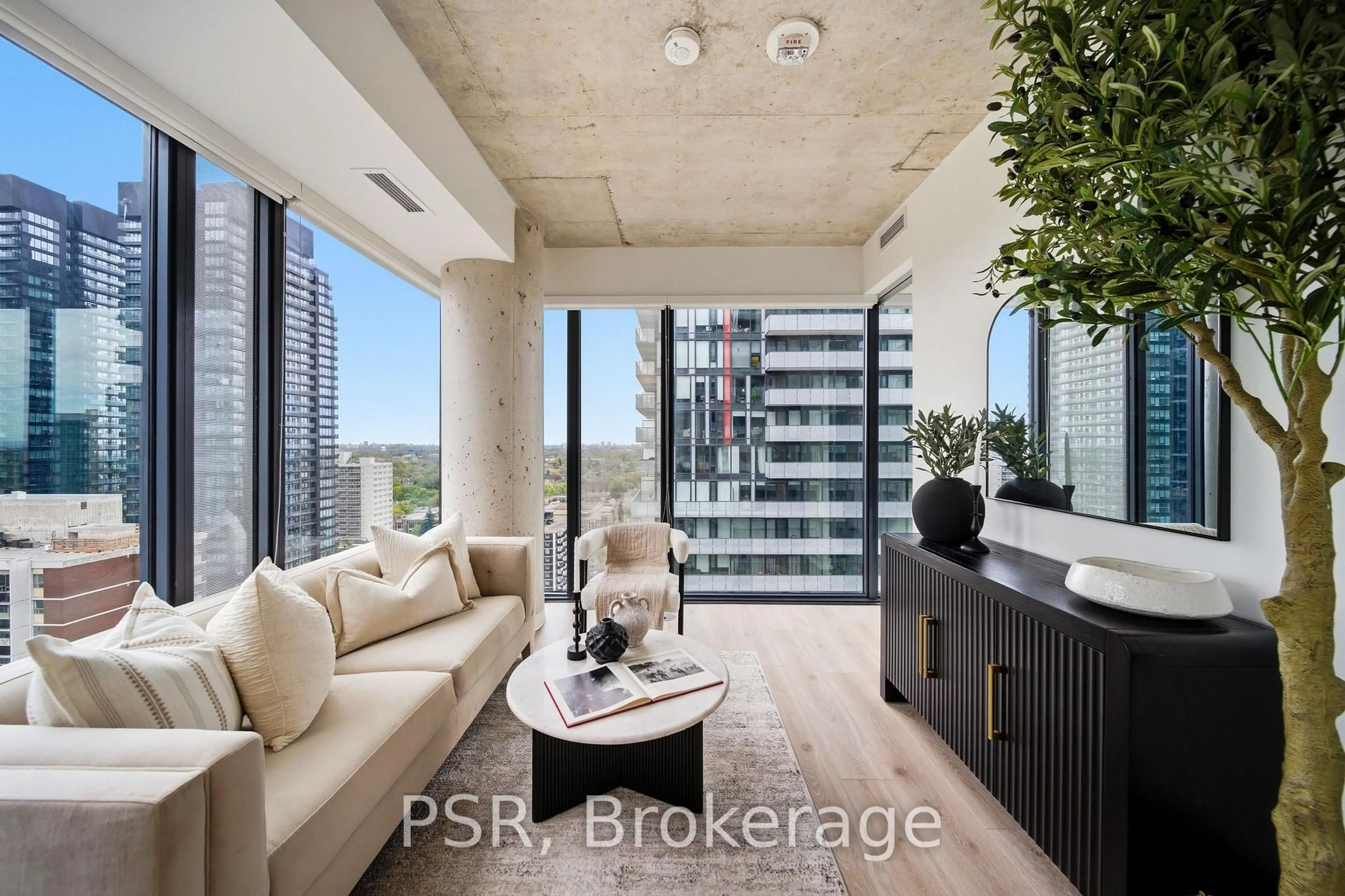 Unknown for 161 Roehampton Ave #2005, Toronto Ontario M4P 0C8