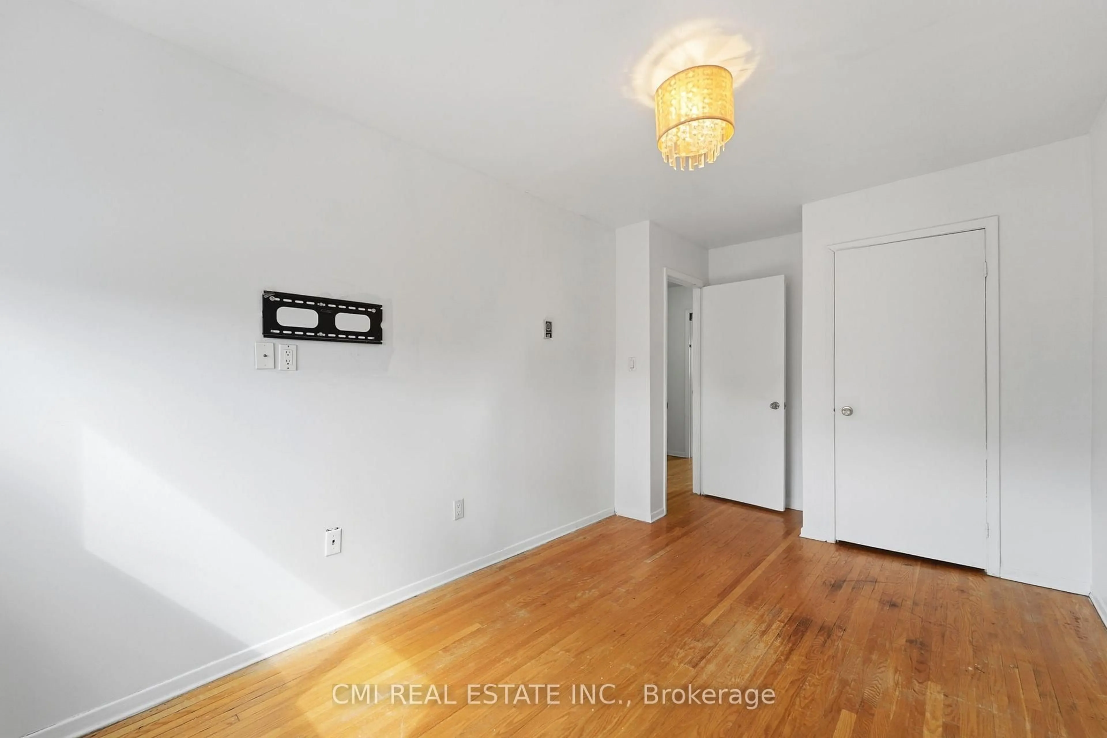 A pic of a room for 6 Windy Golfway Way, Toronto Ontario M3C 3A7