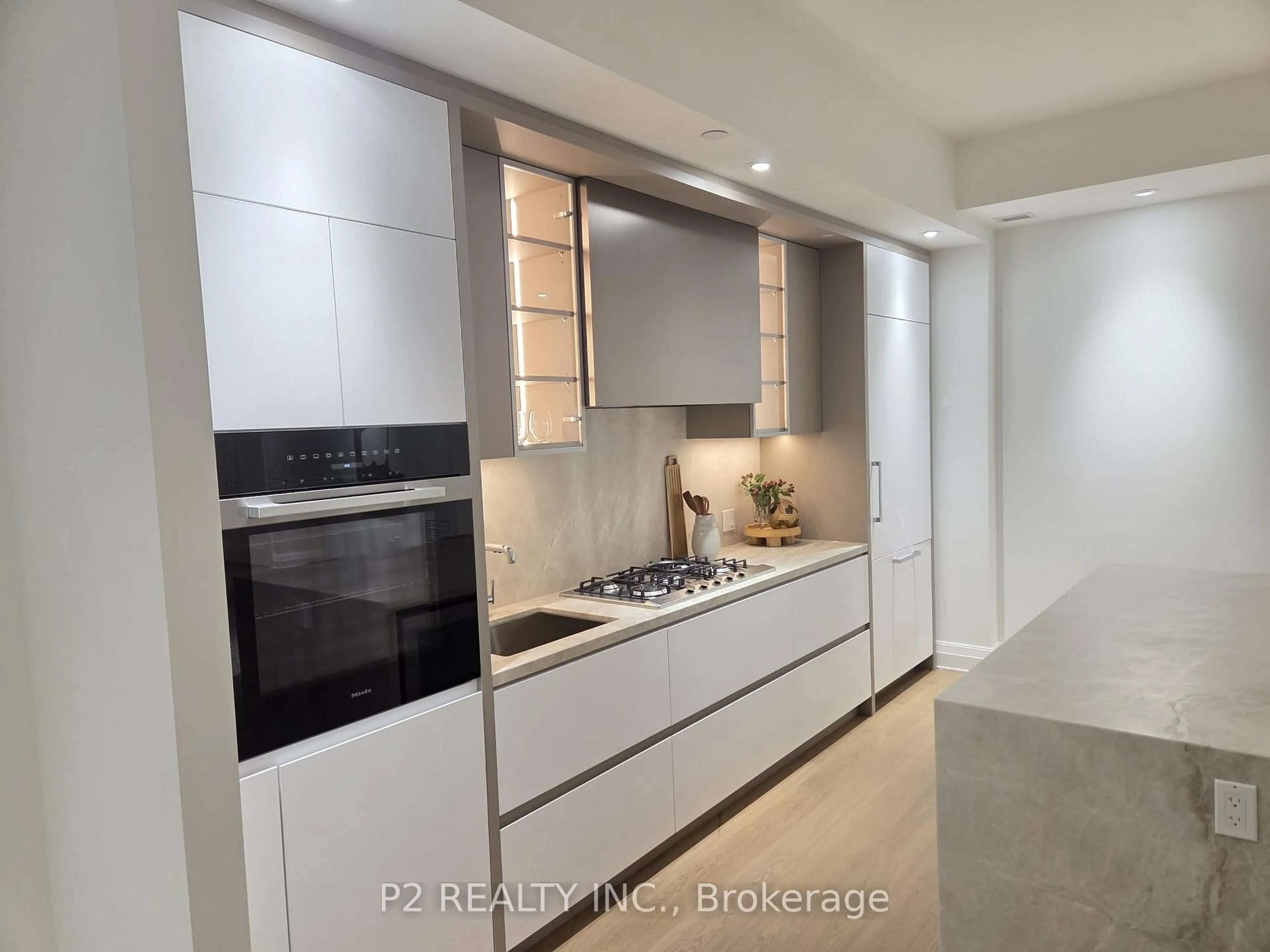 Contemporary kitchen, unknown for 2 Forest Hill Rd #511, Toronto Ontario M4V 2L3