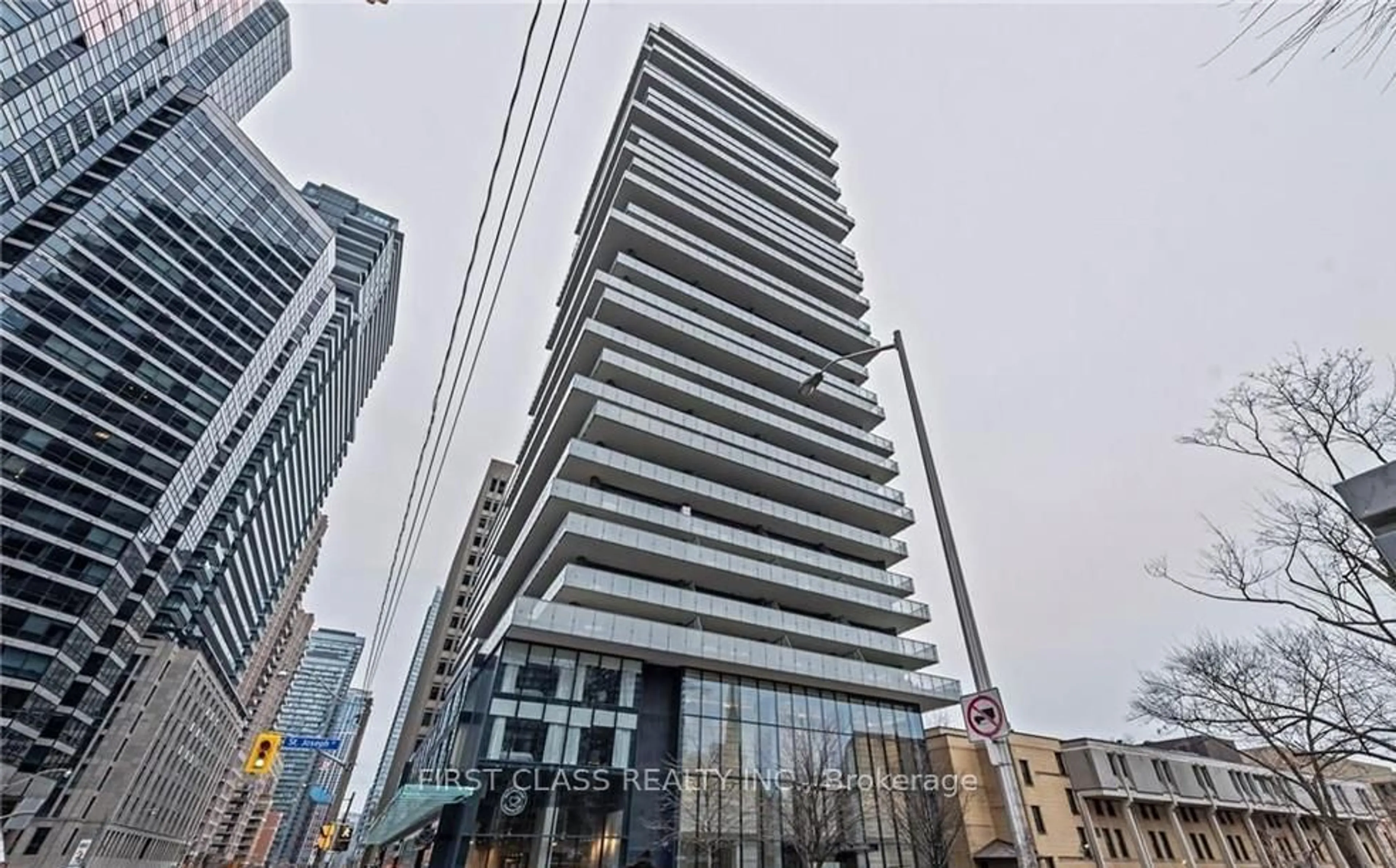 Indoor foyer for 57 St Joseph St #1008, Toronto Ontario M5C 0C5
