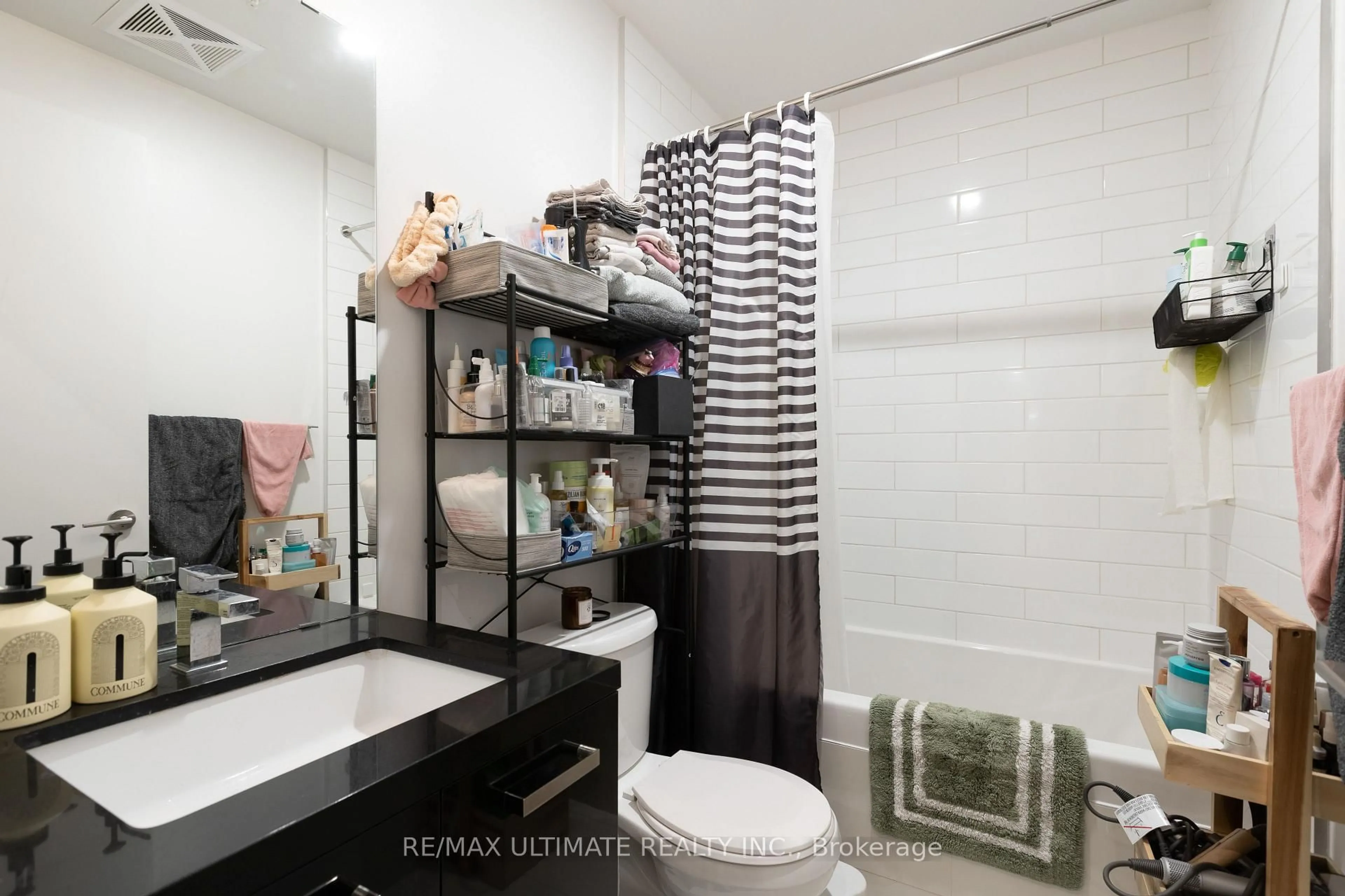 Standard bathroom, ceramic/tile floor for 39 Brant St #206, Toronto Ontario M5V 0M8