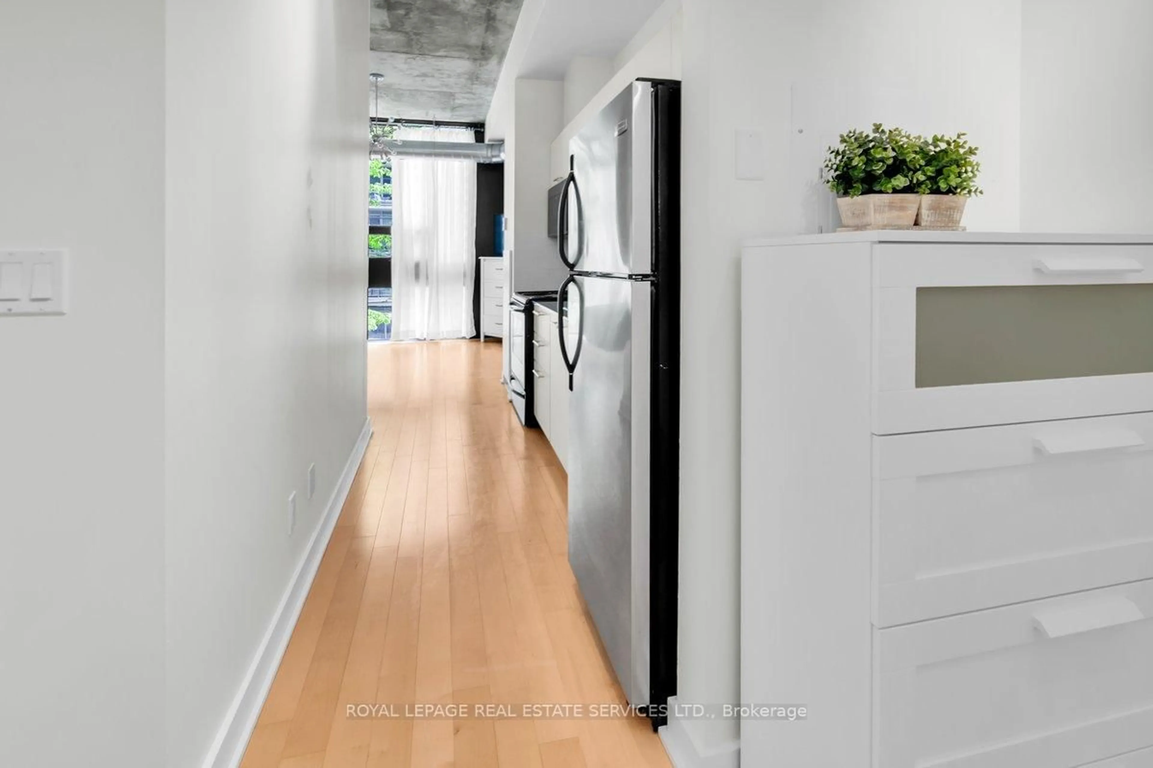 Indoor entryway for 60 Bathurst St #210, Toronto Ontario M5V 2P7