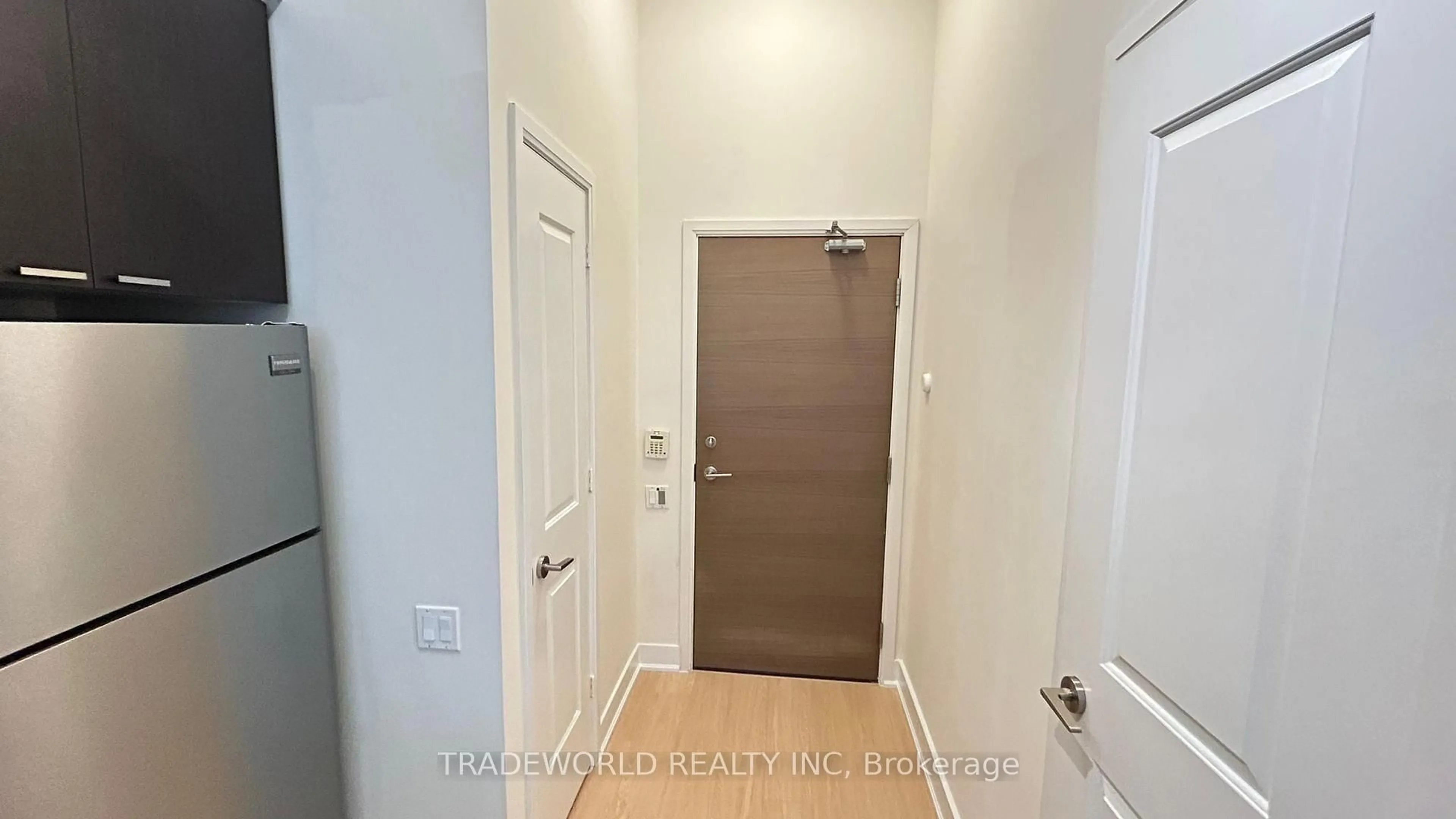 Indoor entryway for 23 Sheppard Ave #301, Toronto Ontario M2N 0C8