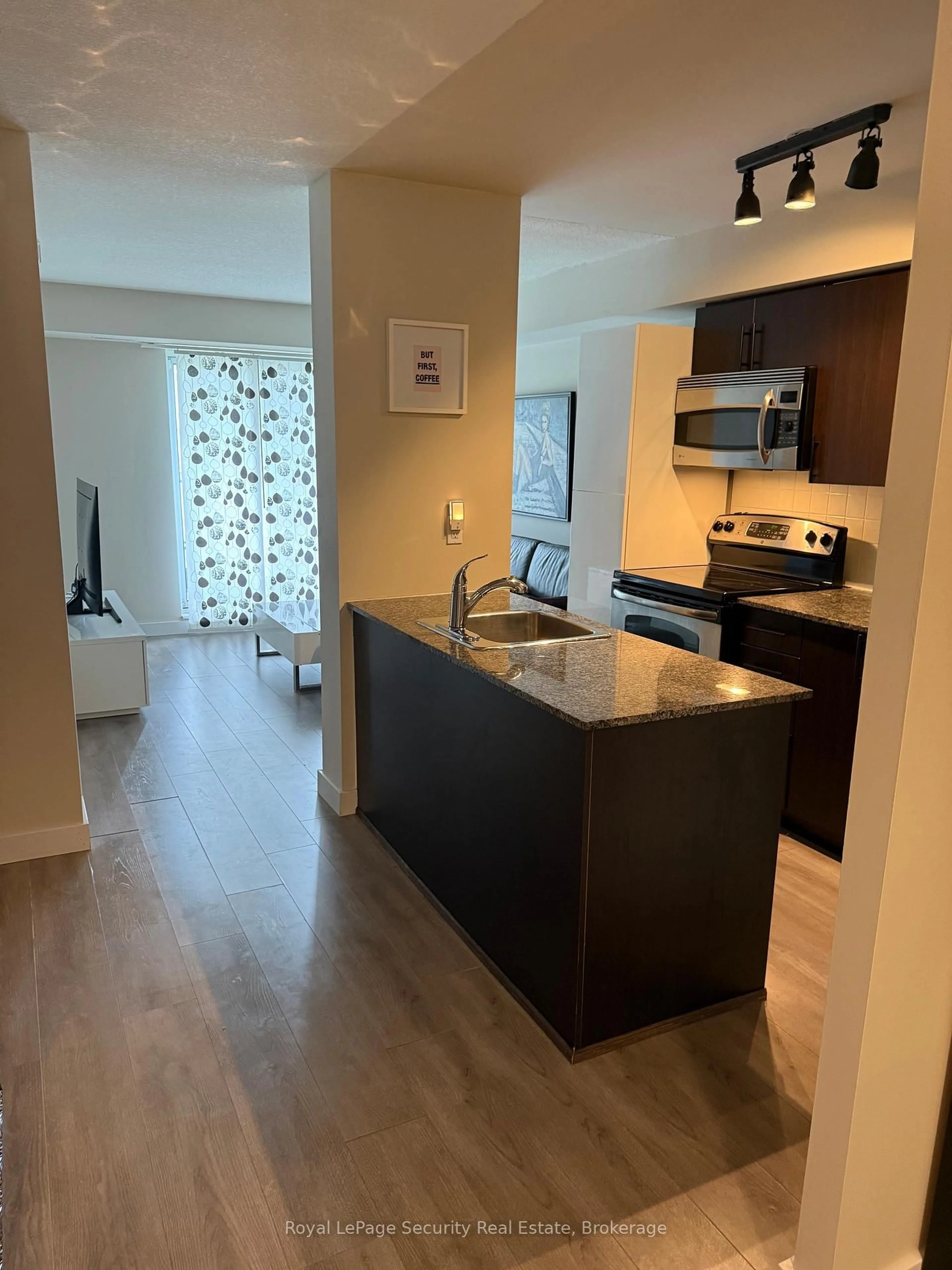 Unknown for 801 Sheppard Ave #310, Toronto Ontario M3H 0A8