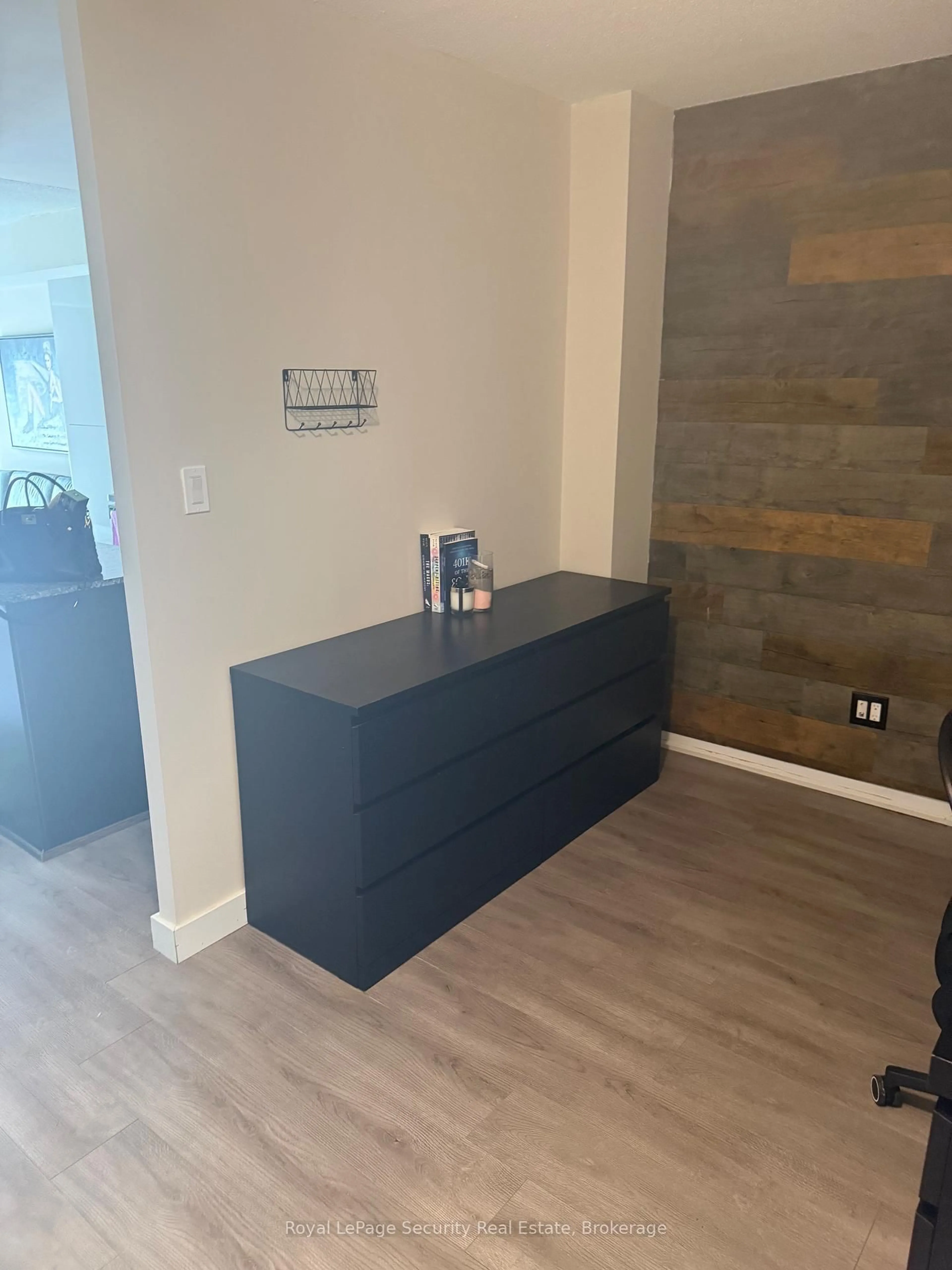 Unknown for 801 Sheppard Ave #310, Toronto Ontario M3H 0A8