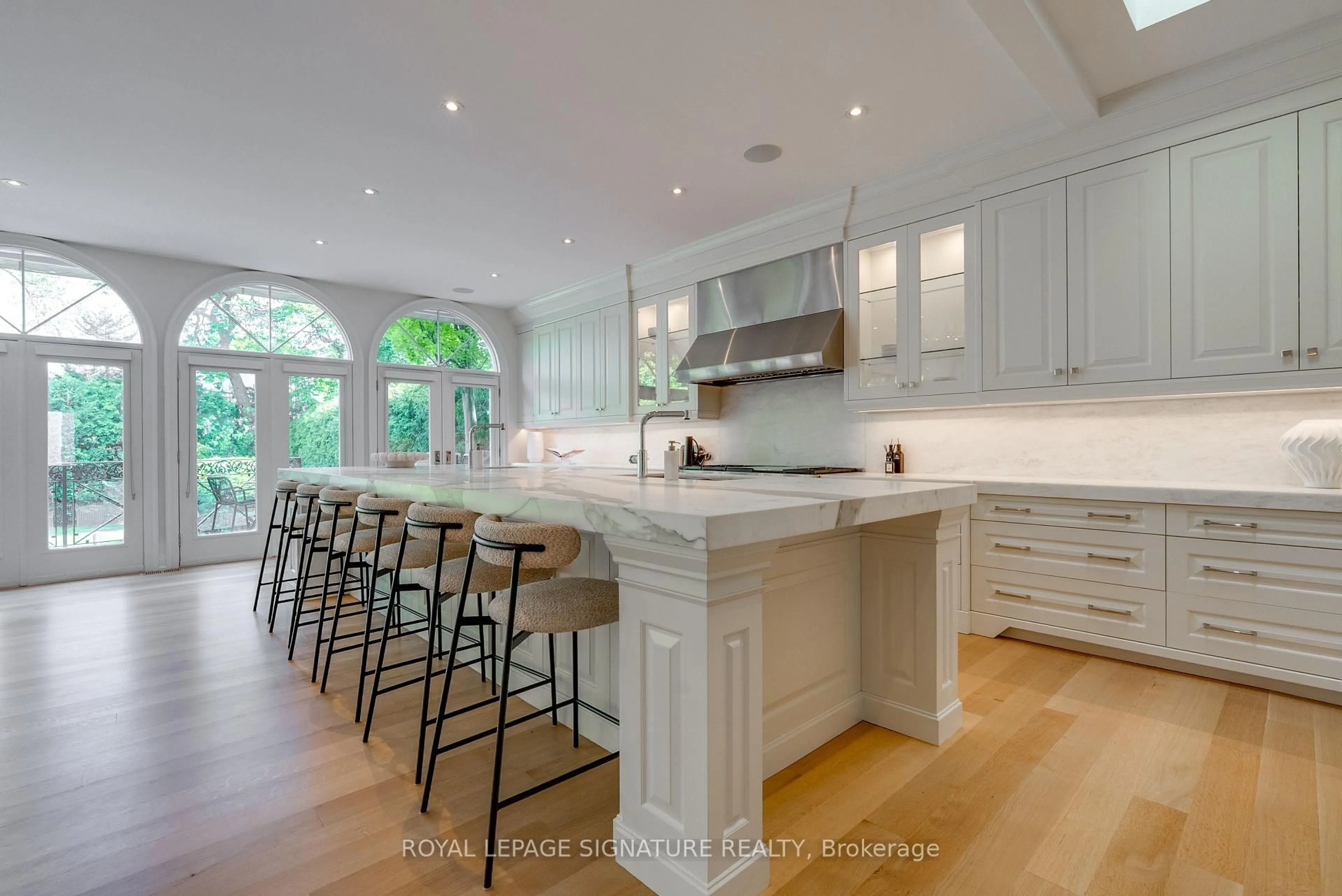 Open concept kitchen, unknown for 27 Teddington Park Ave, Toronto Ontario M4N 2C4