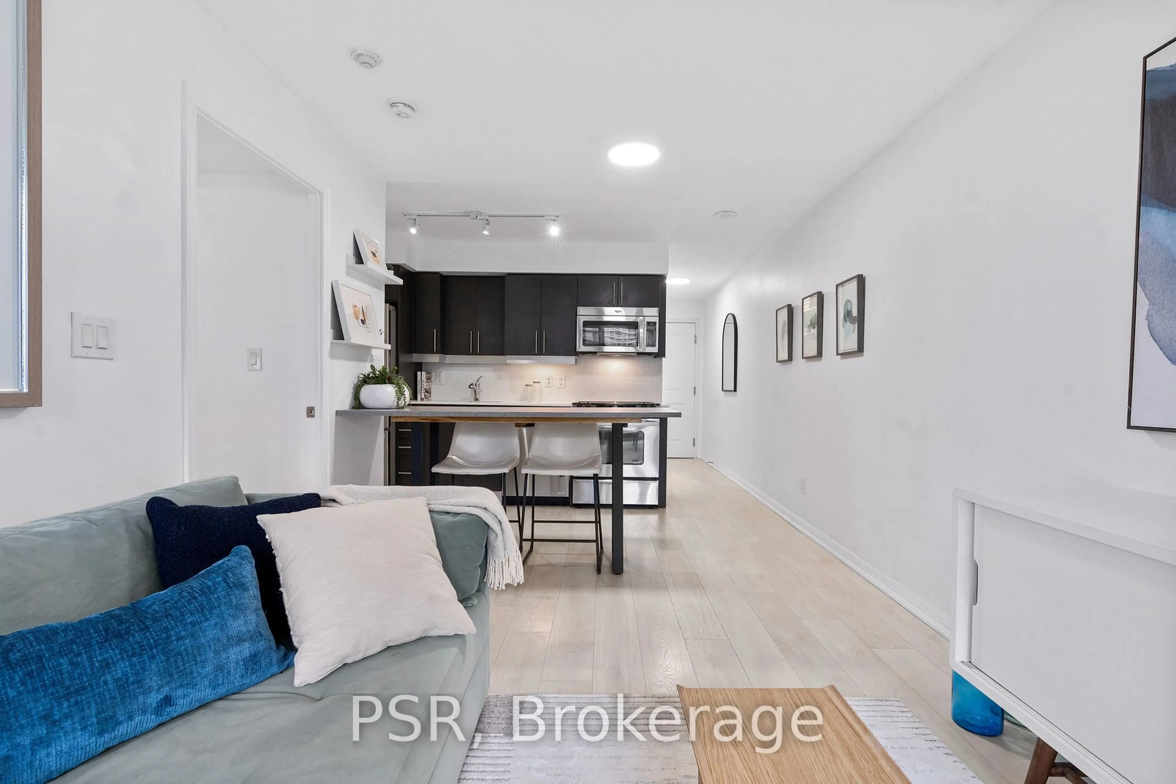 A pic of a room for 38 Grand Magazine St #1031, Toronto Ontario M5V 0B1