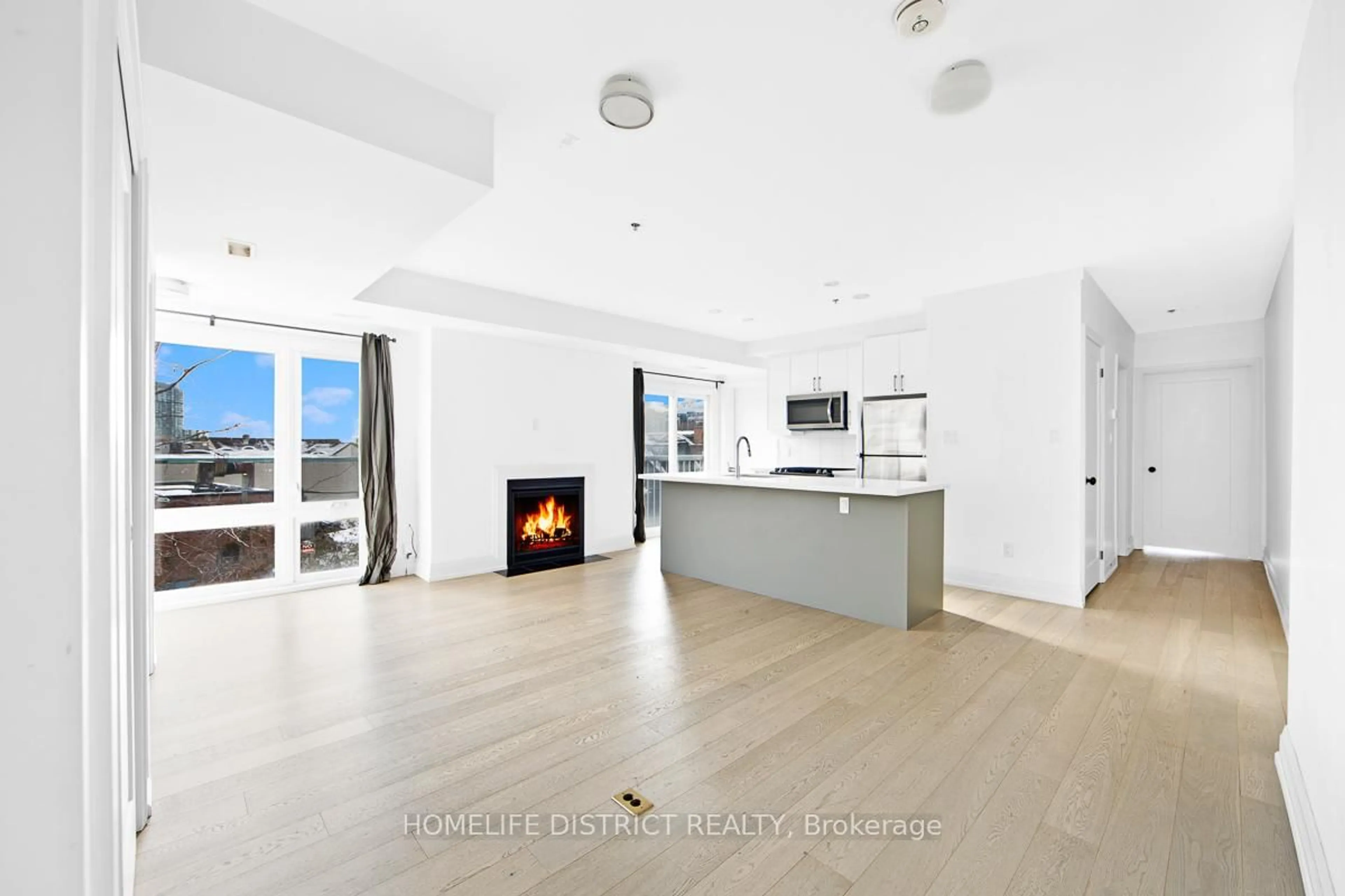 Open concept kitchen, unknown for 243 Niagara St, Toronto Ontario M6J 2L7