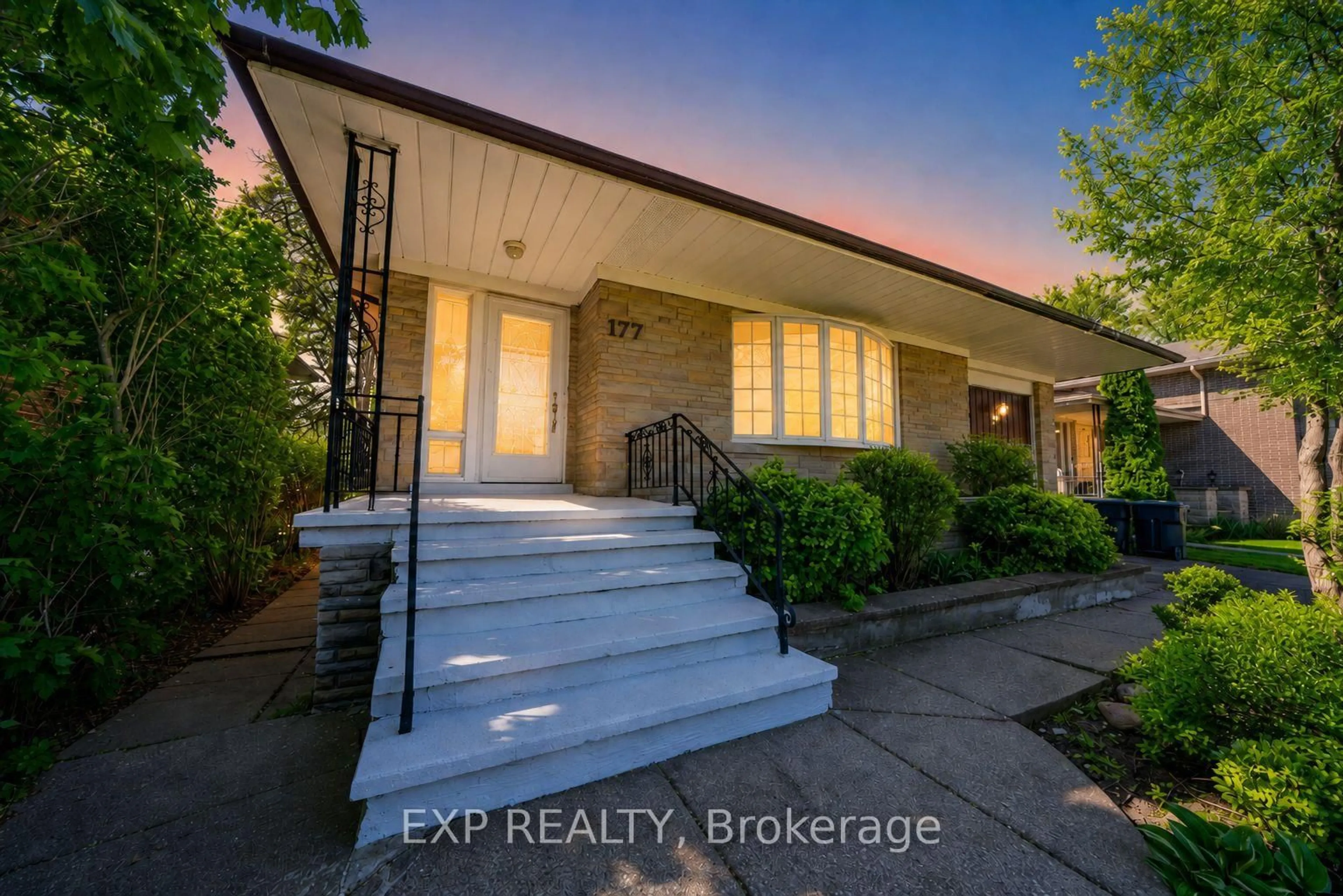 Indoor entryway for 177 Overbrook Pl, Toronto Ontario M3H 4R2