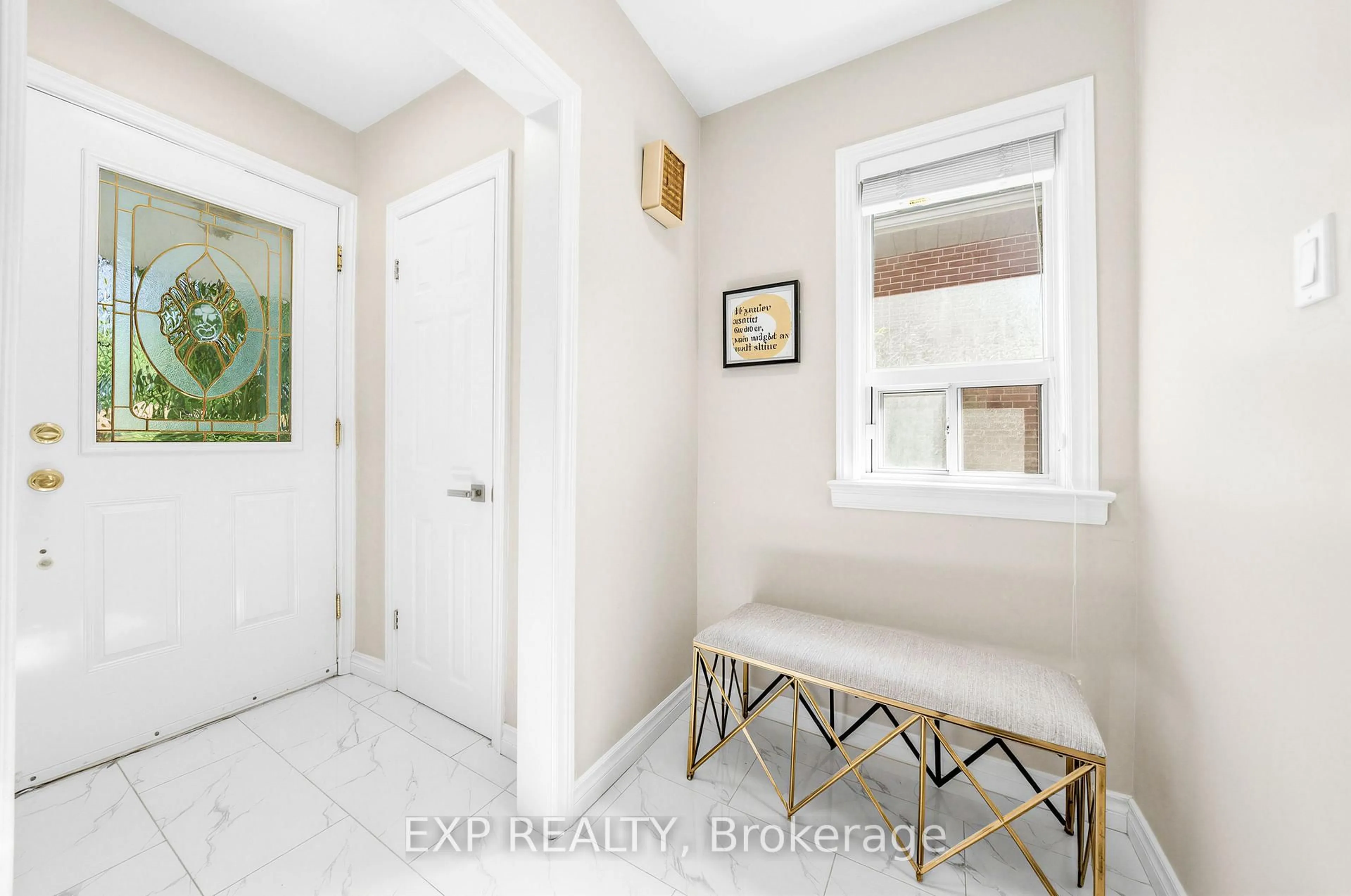 Indoor entryway for 177 Overbrook Pl, Toronto Ontario M3H 4R2