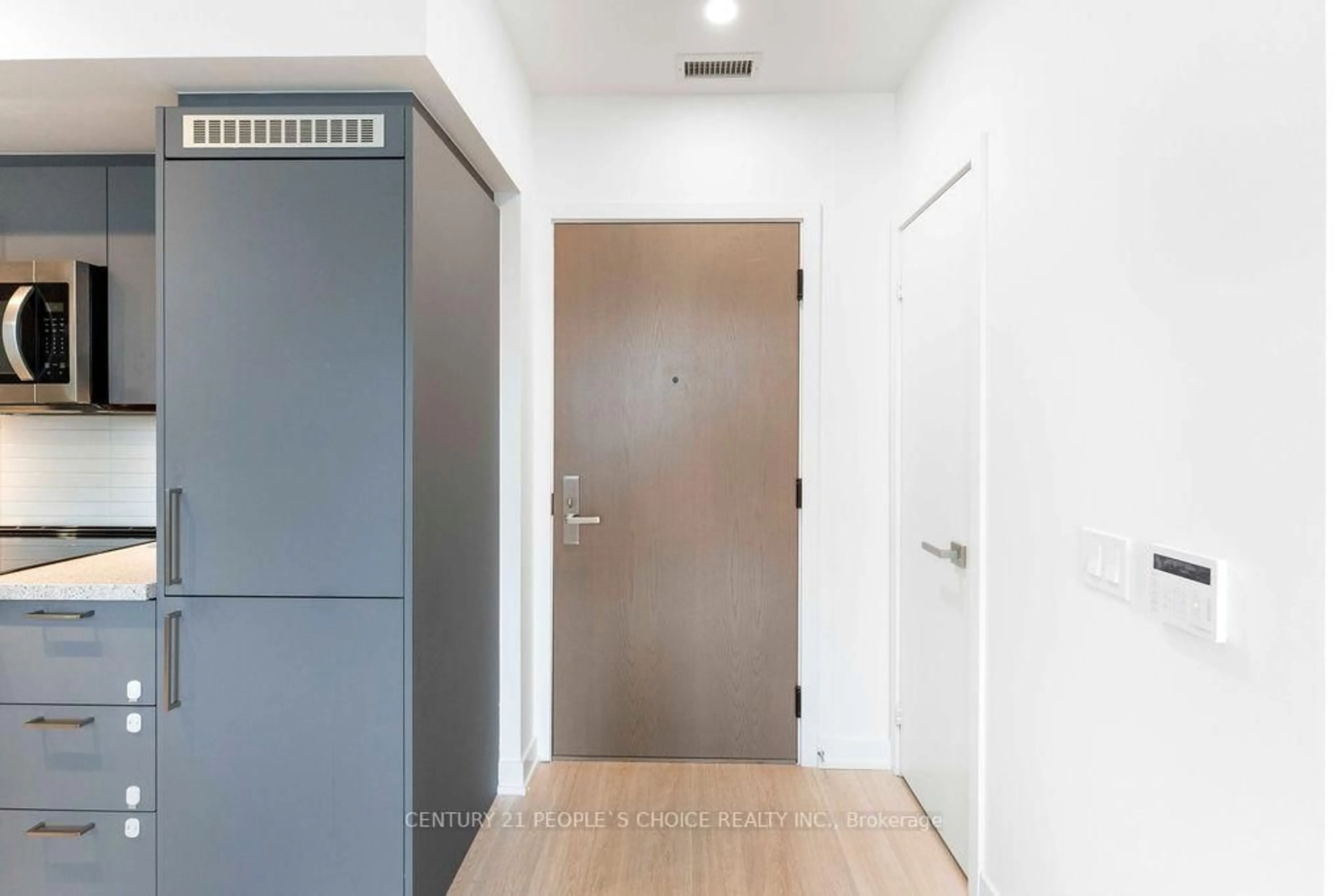 Indoor entryway for 30 Tretti Way #1004, Toronto Ontario M3H 0E3