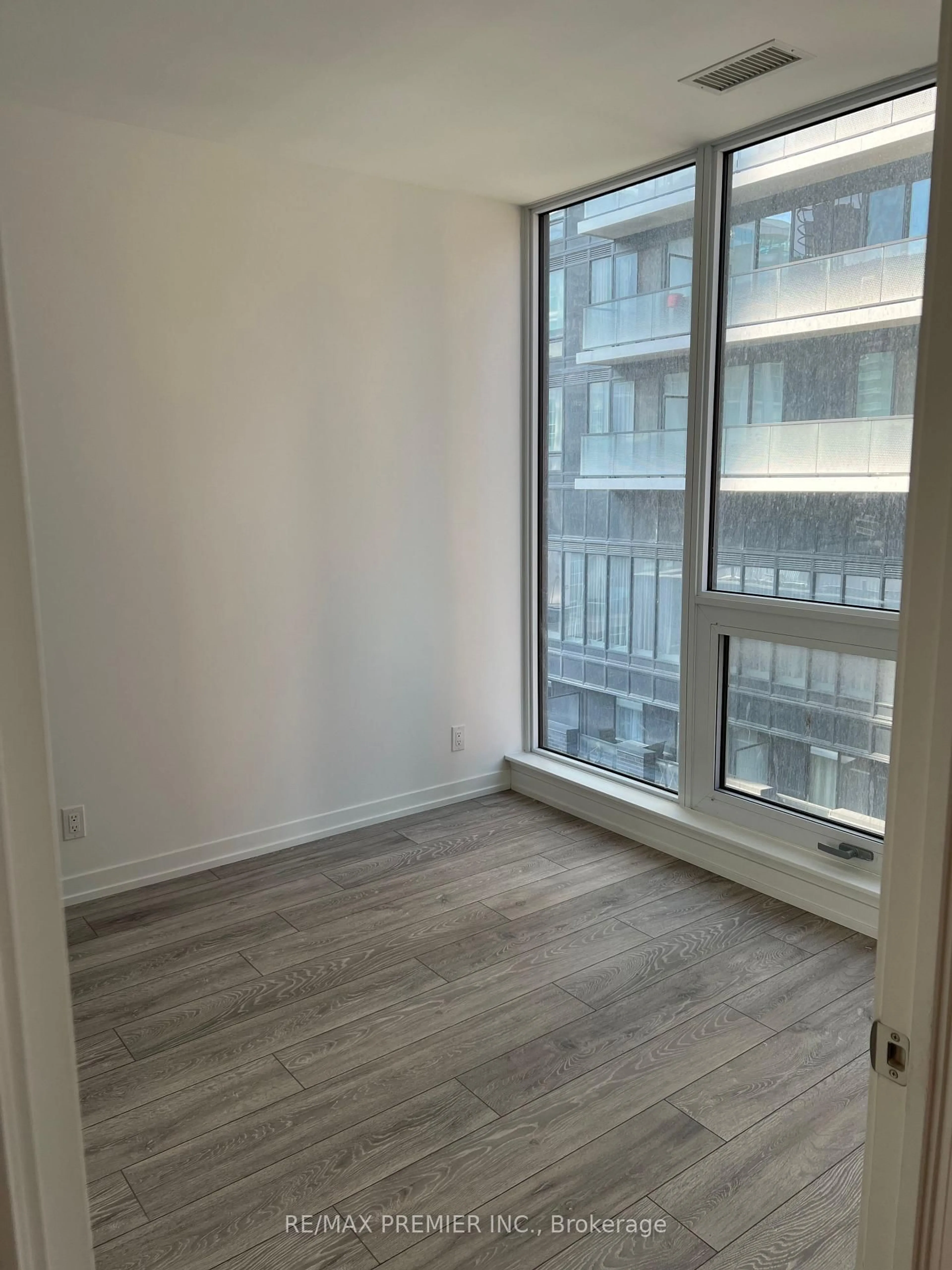 A pic of a room for 55 Mercer St #1007, Toronto Ontario M5V 0W4