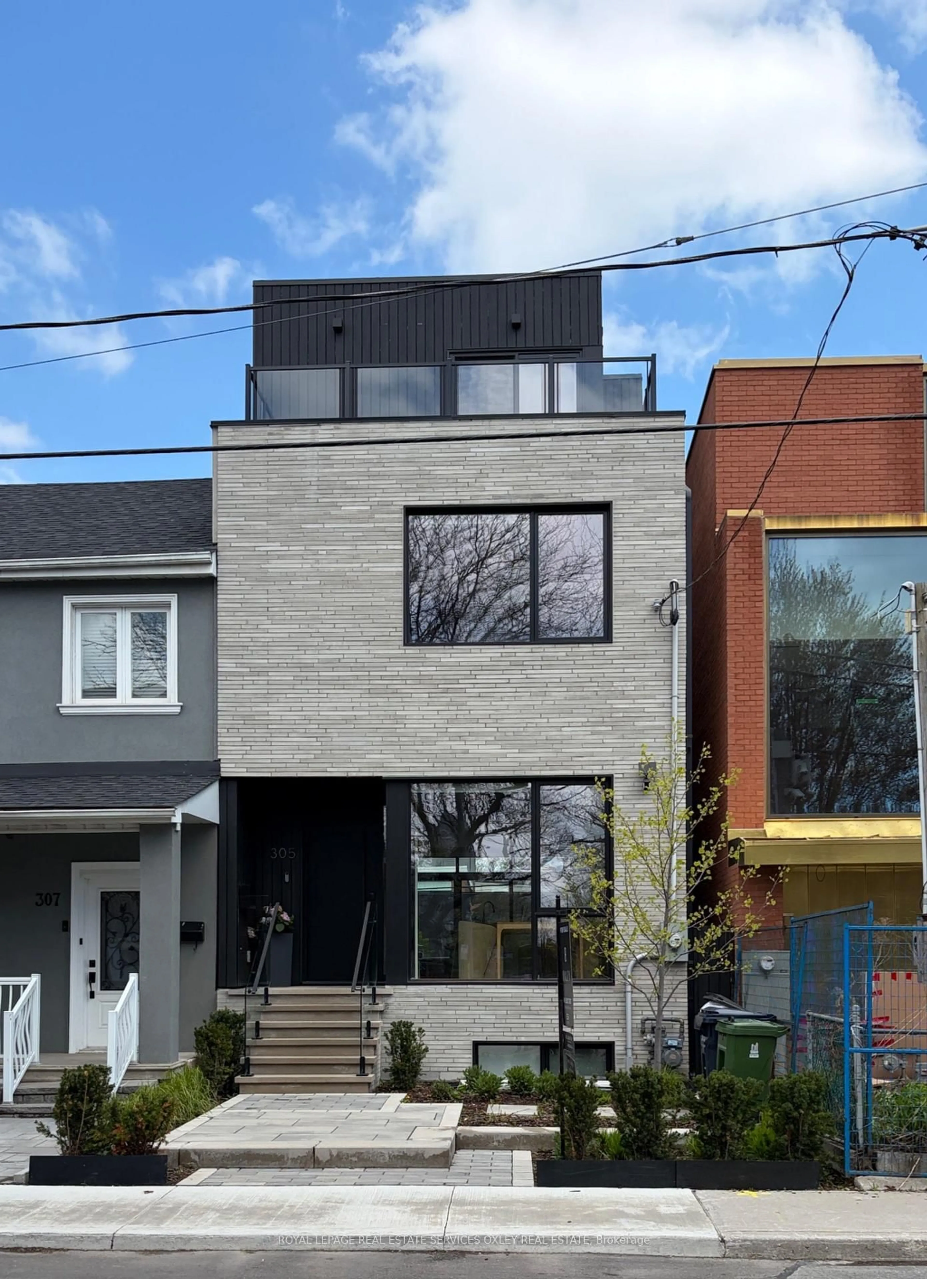Home with brick exterior material, street for 305 Manning Ave, Toronto Ontario M6J 2K8
