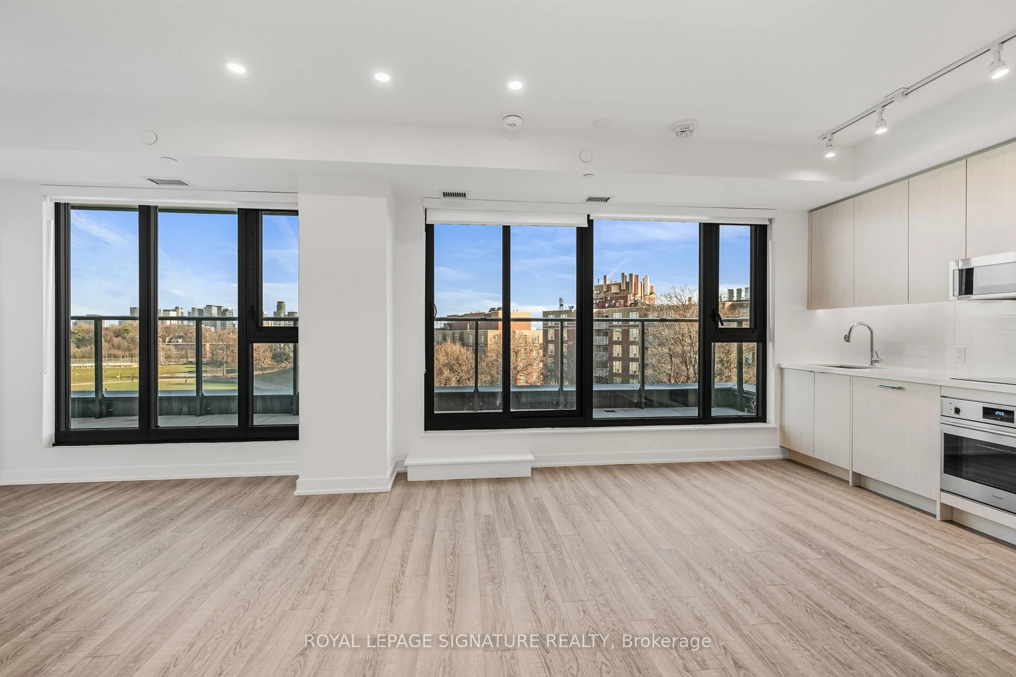 A pic of a room for 250 Lawrence Ave #609, Toronto Ontario M5M 1B2