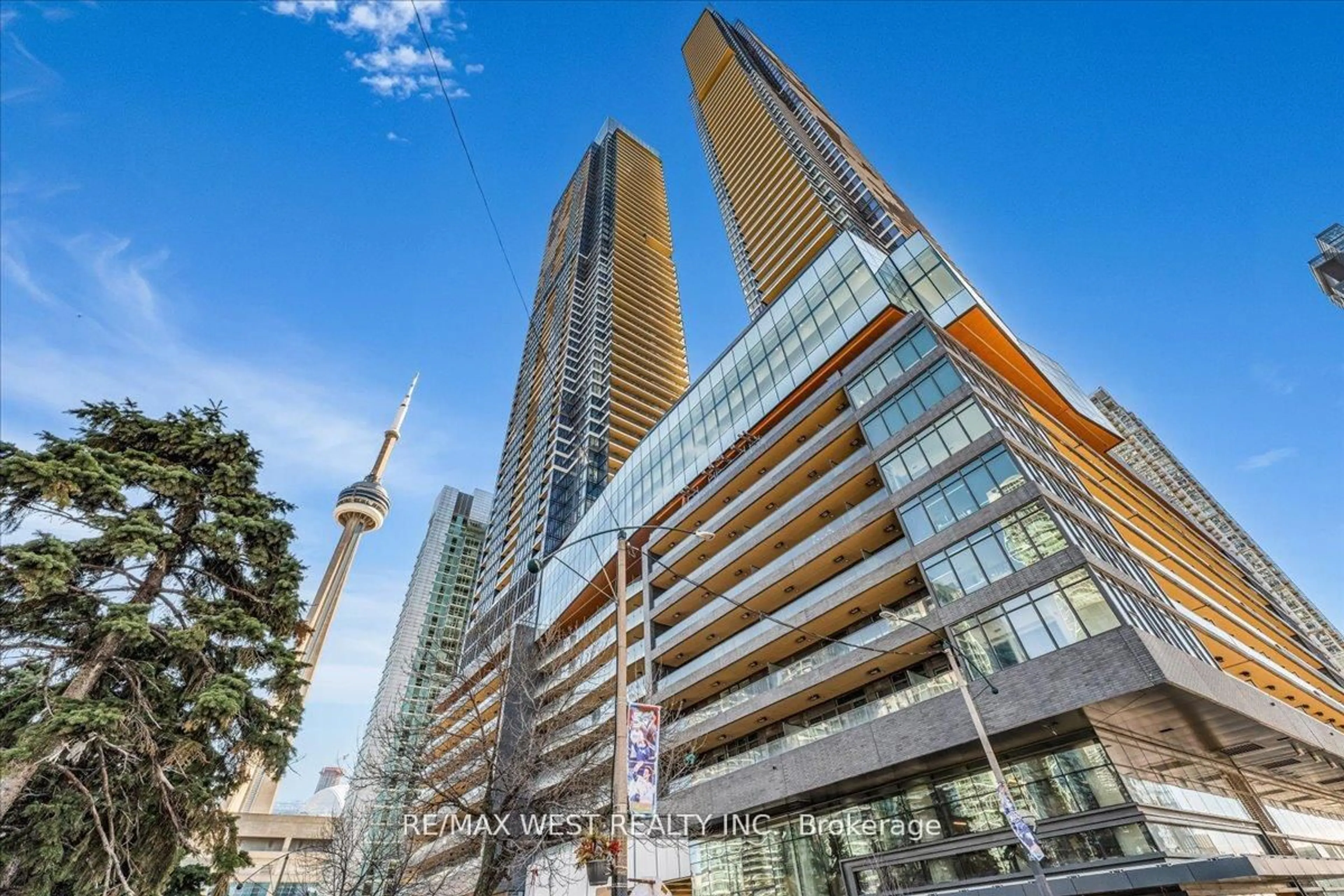 Unknown for 1 Concord Cityplace Way #5709, Toronto Ontario M5V 0X3