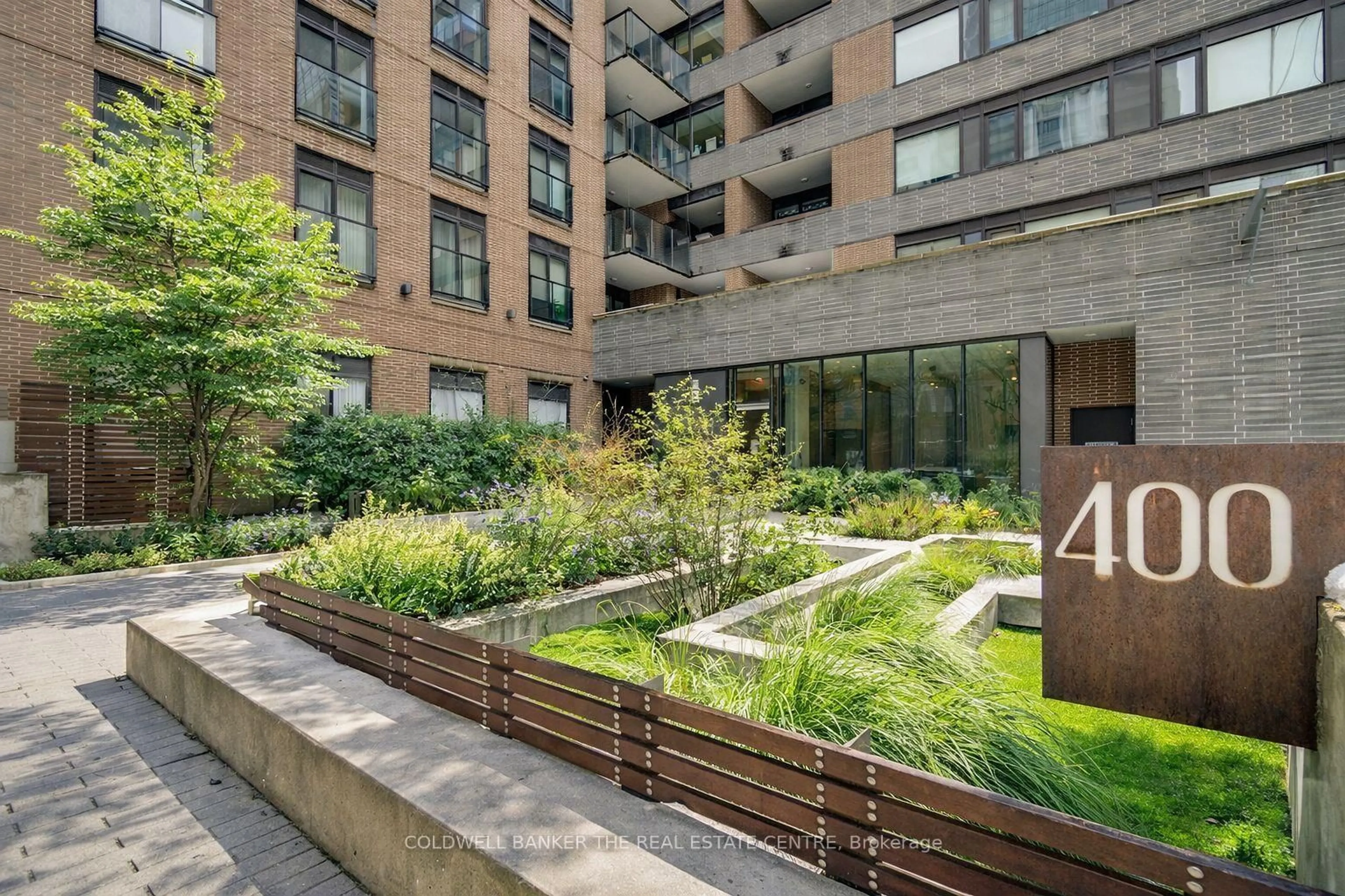 Patio, street for 400 Wellington St #802, Toronto Ontario M5V 0B5