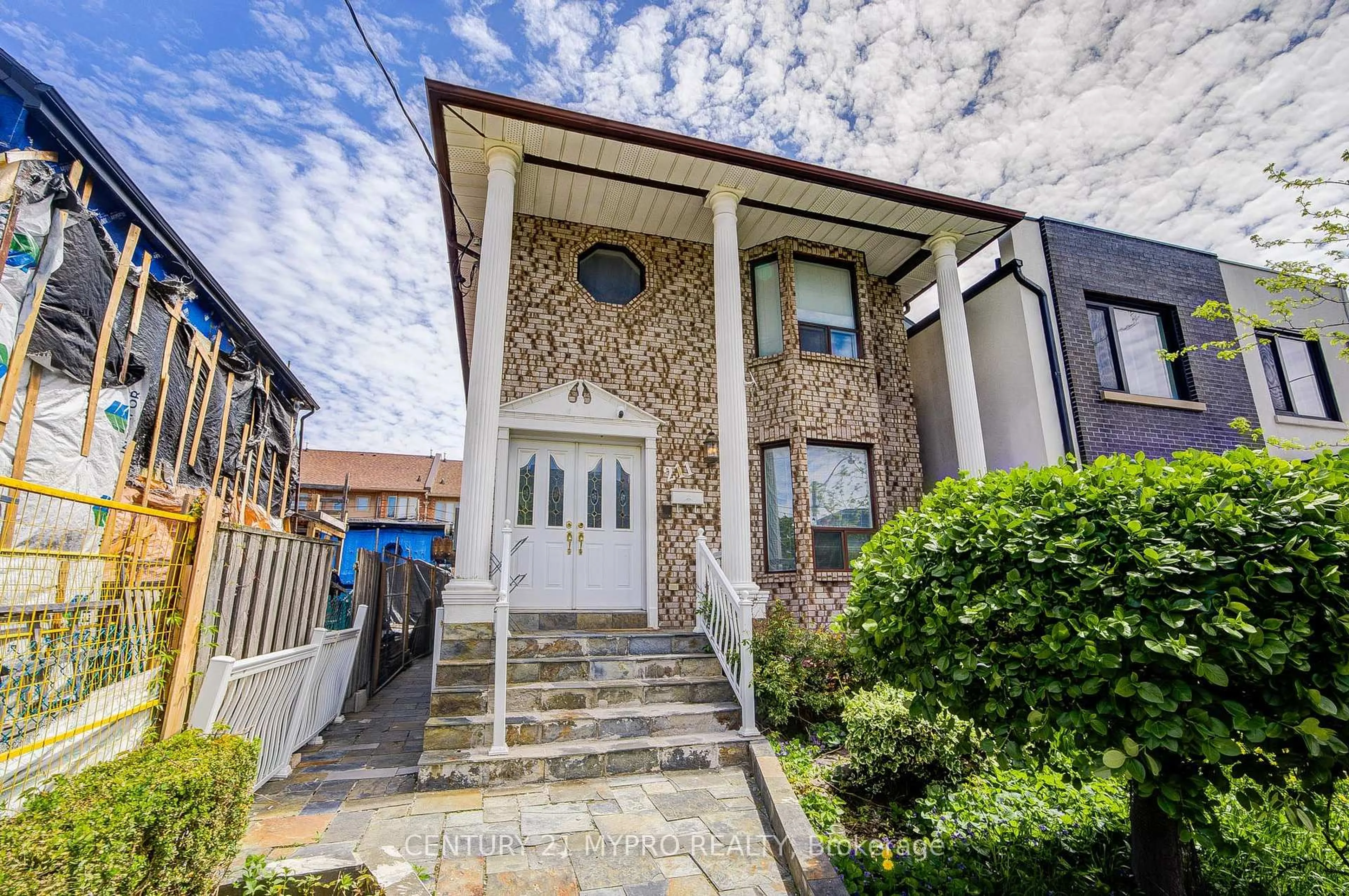 Unknown for 211 Bellwoods Ave, Toronto Ontario M6J 2R2