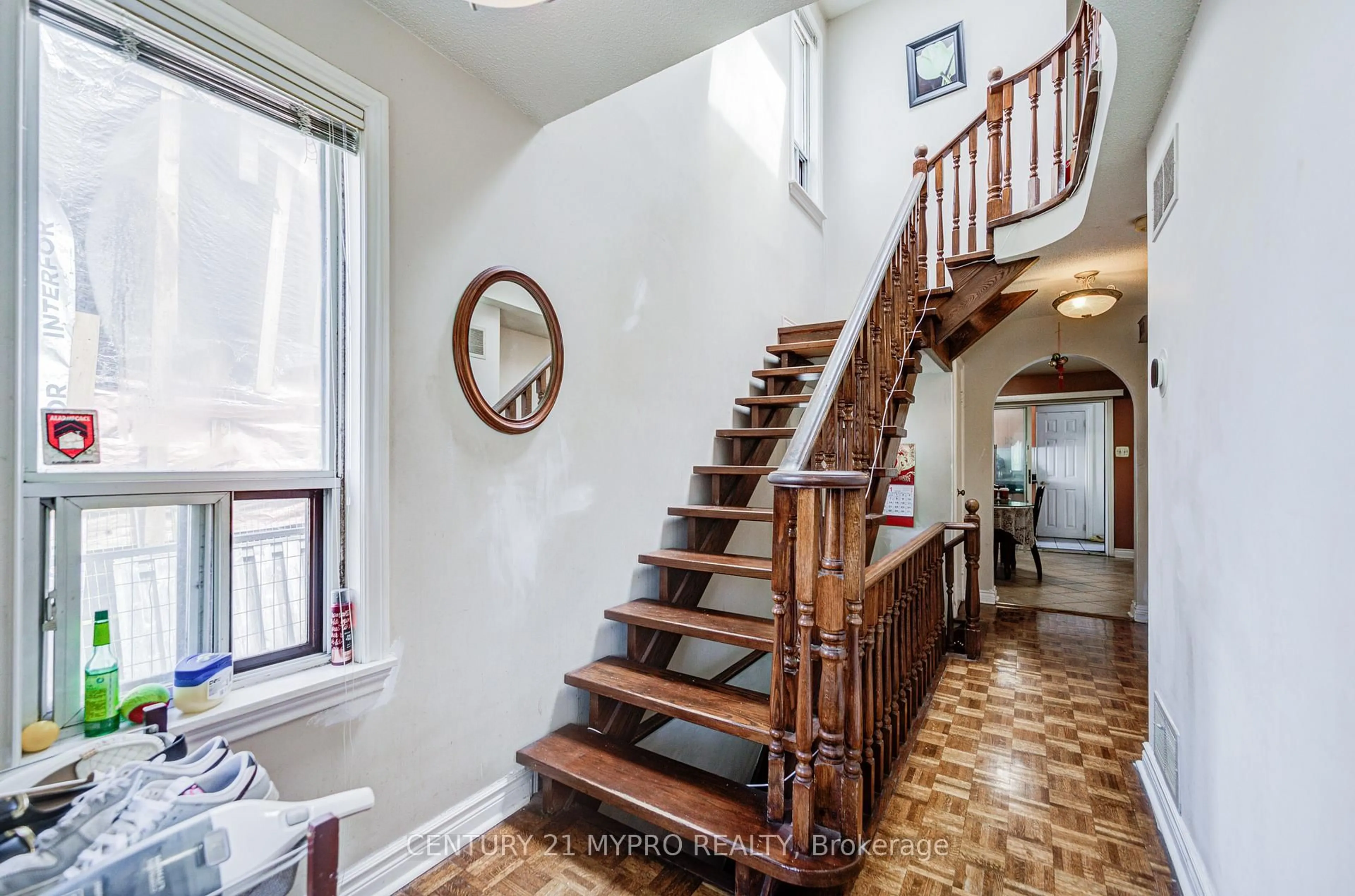 Unknown for 211 Bellwoods Ave, Toronto Ontario M6J 2R2