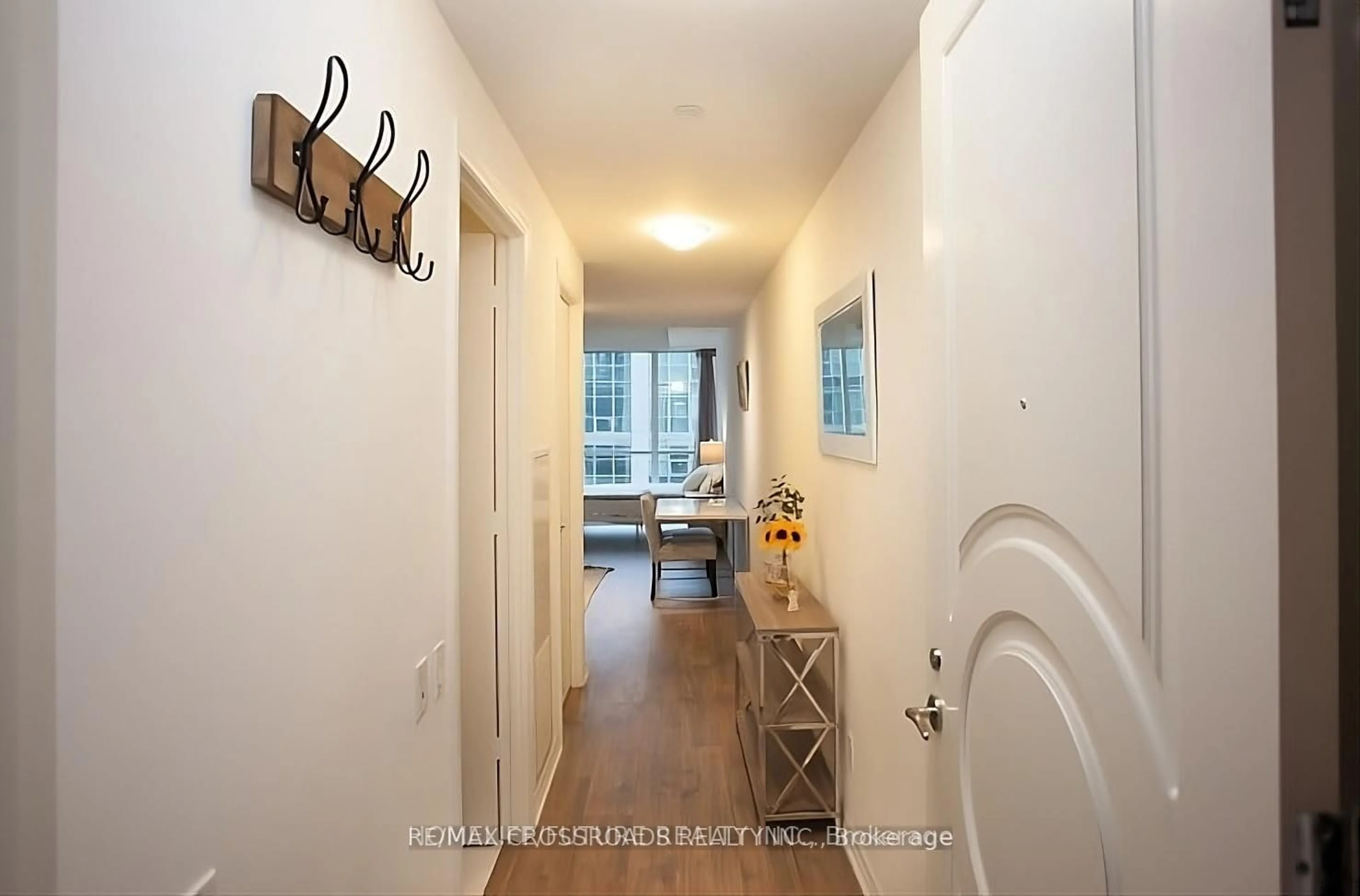 Indoor entryway for 88 Blue Jays Way #1308, Toronto Ontario M5G 2G3