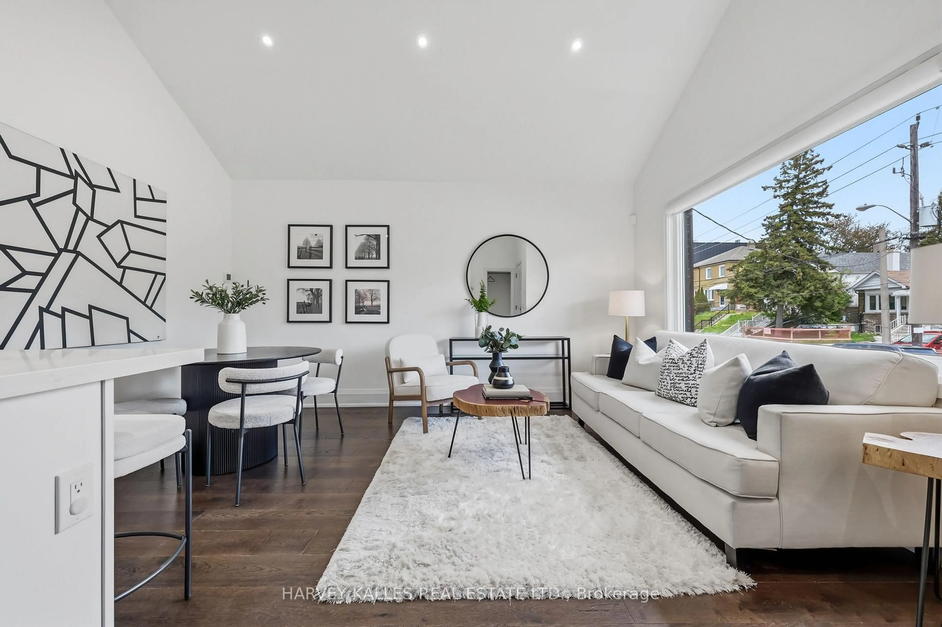 Living room with furniture, unknown for 568 Northcliffe Blvd, Toronto Ontario M6E 3L7