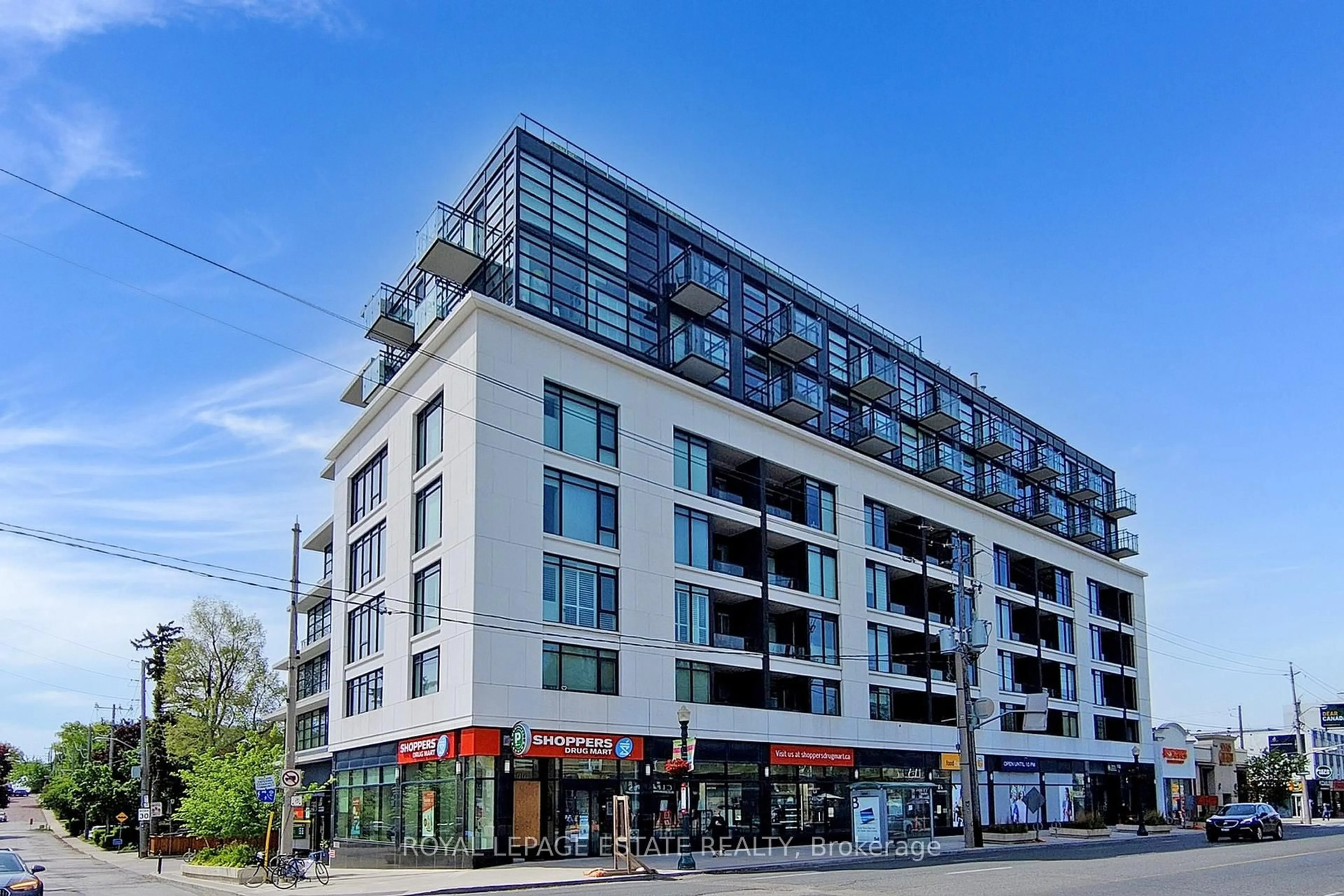 Patio, building for 170 Chiltern Hill Rd #306, Toronto Ontario M6C 0A9