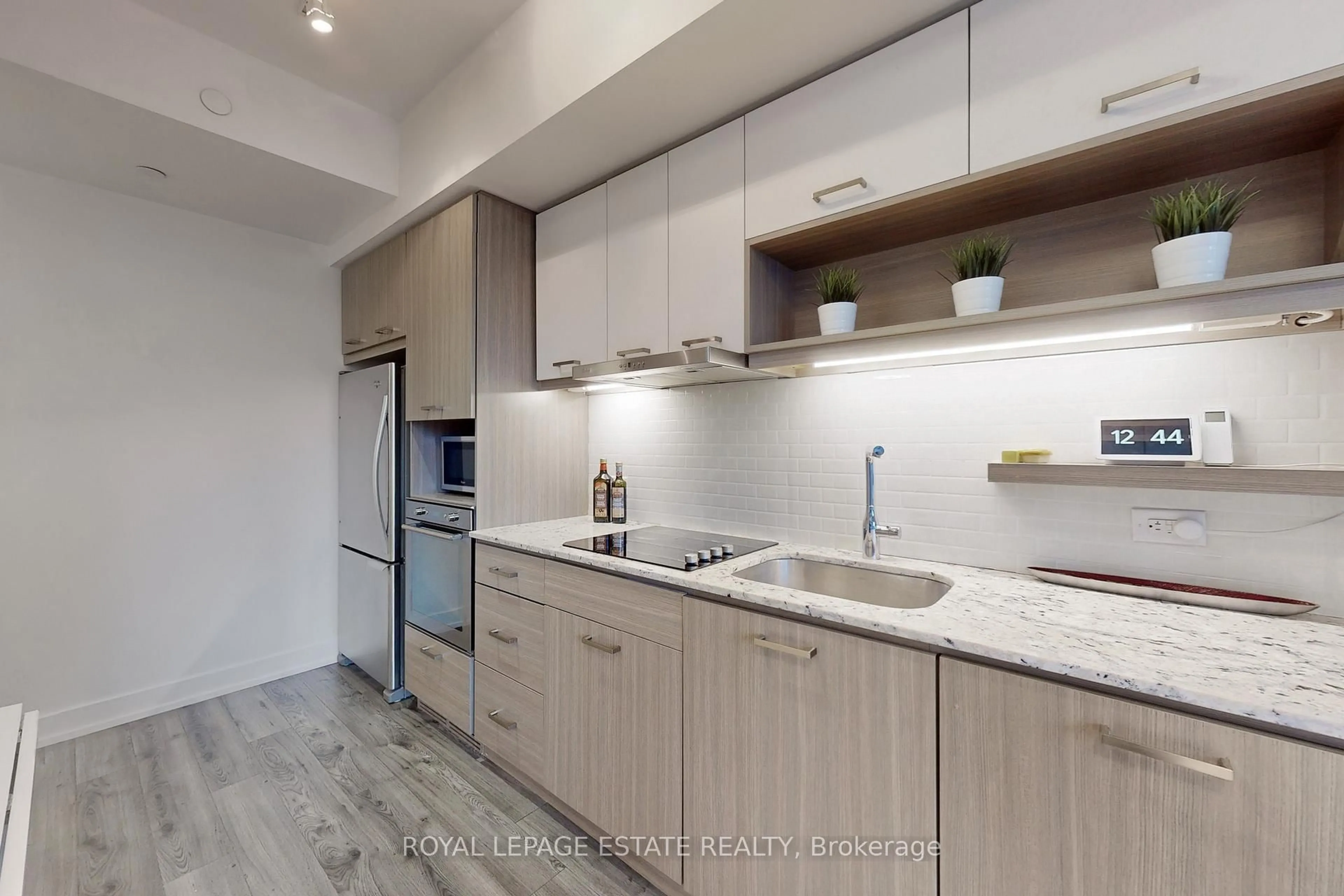 Standard kitchen, unknown for 170 Chiltern Hill Rd #306, Toronto Ontario M6C 0A9