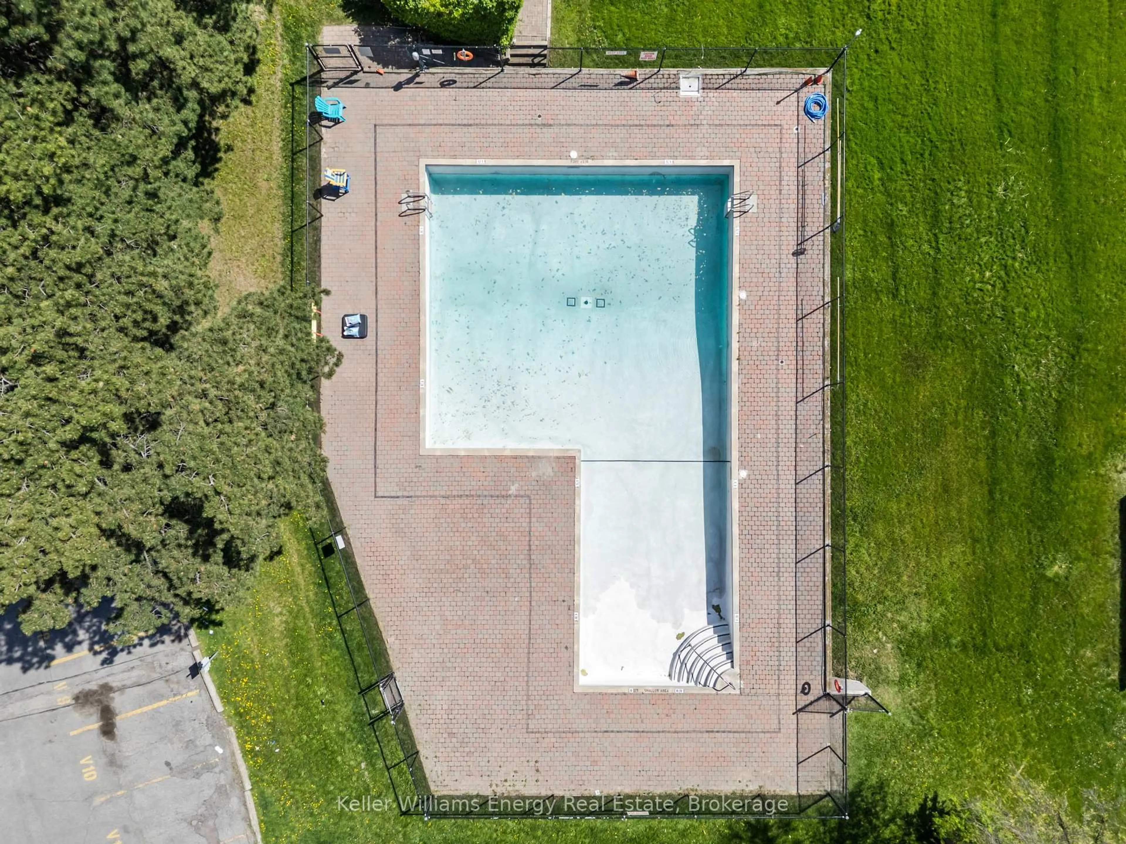 Pool for 10 Parkway Forest Dr #1603, Toronto Ontario M2J 1L3
