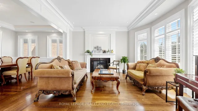 108 Yorkminster Rd, Toronto 4