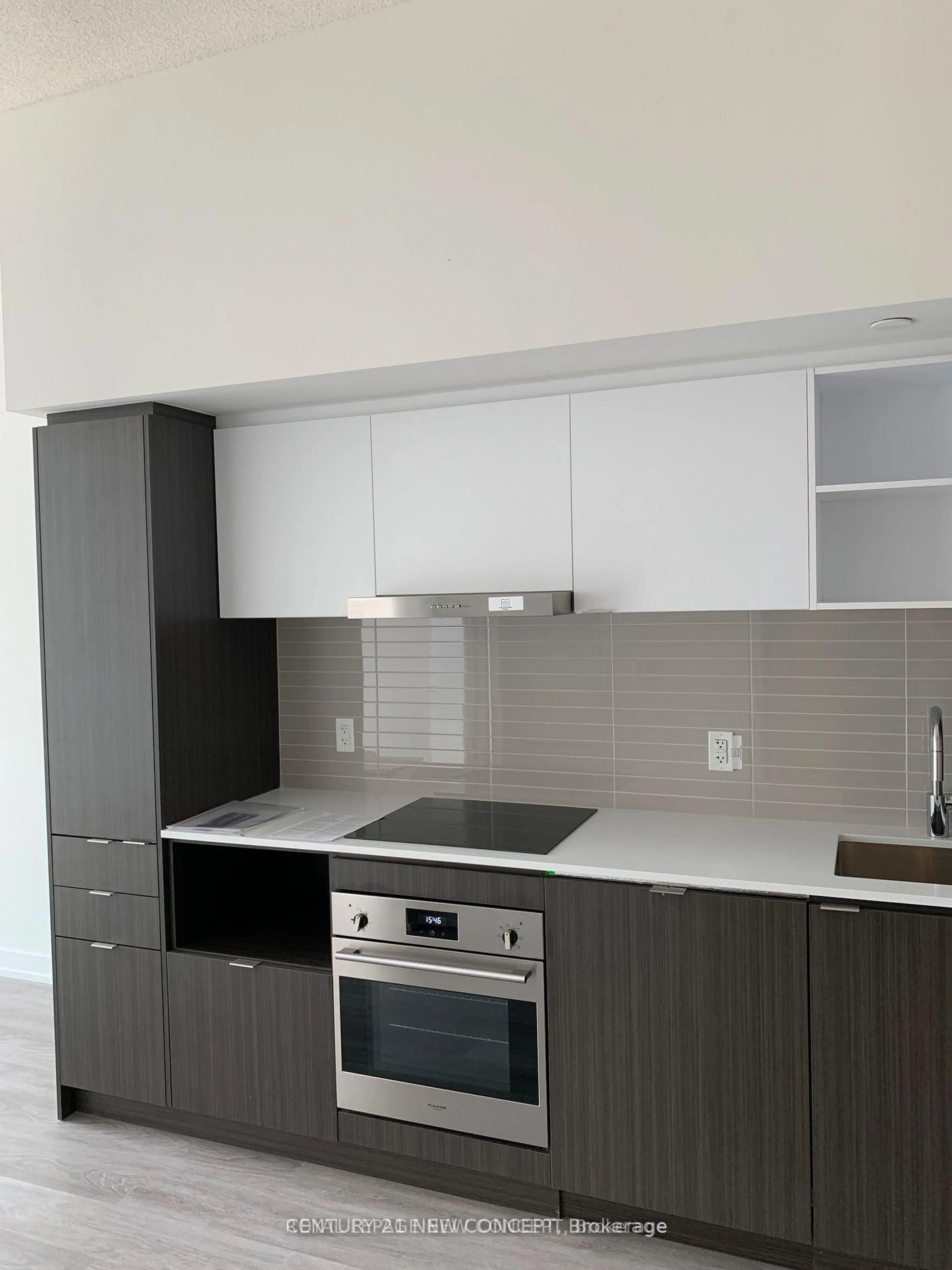Standard kitchen, wood/laminate floor for 55 Cooper St #4112, Toronto Ontario M5E 0G1