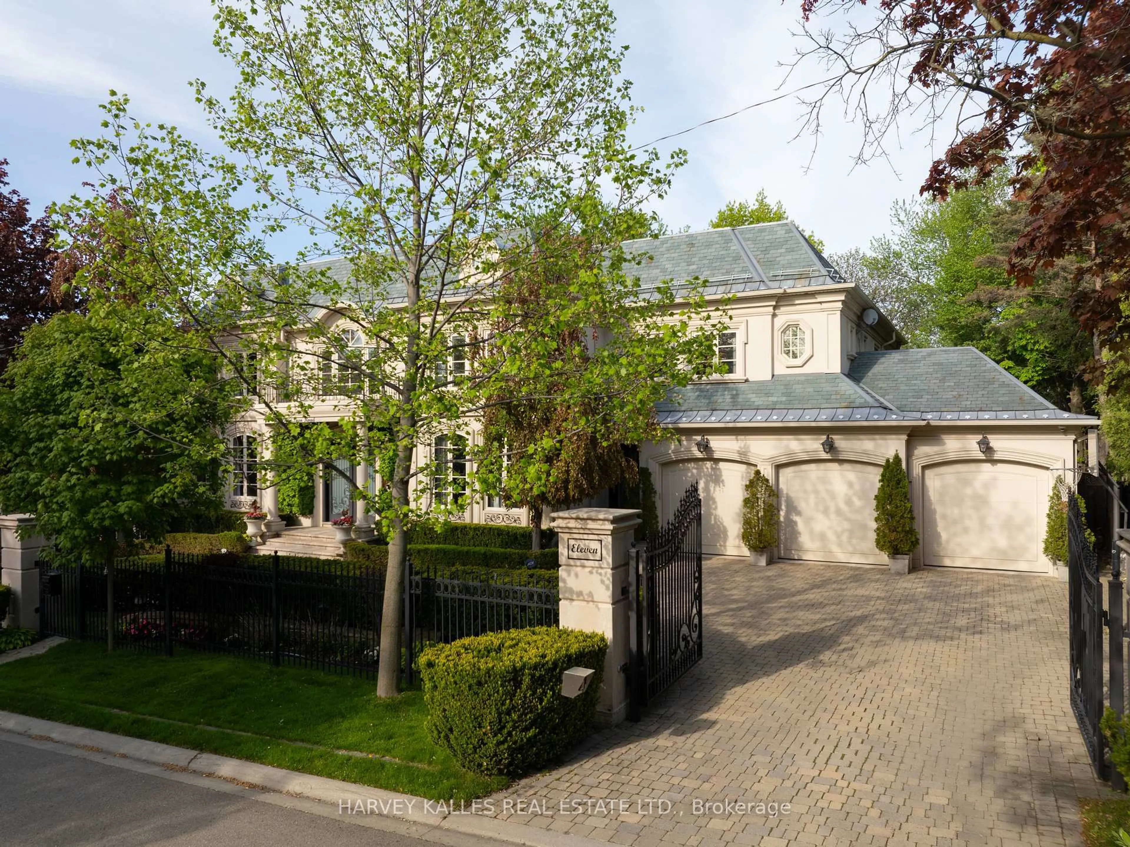 Home with brick exterior material, street for 11 Doon Rd, Toronto Ontario M2L 1M1
