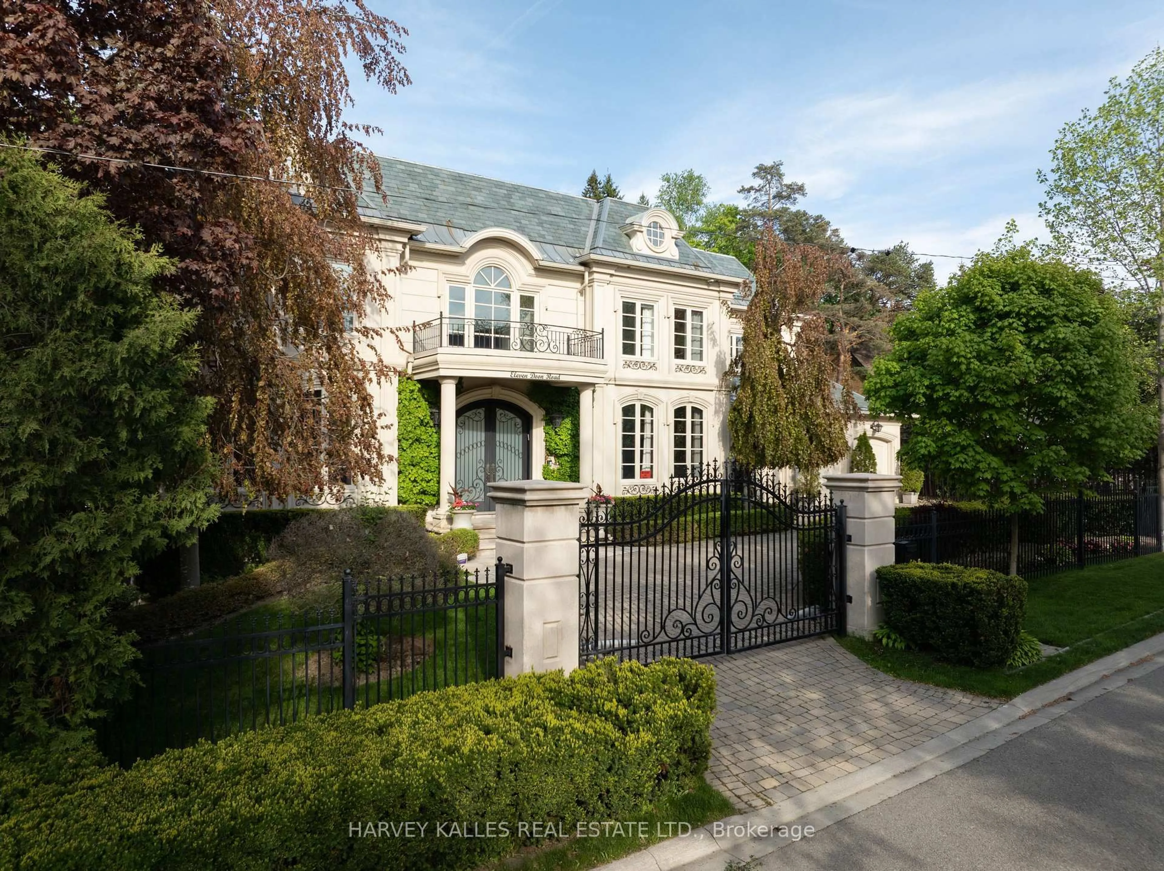 Home with brick exterior material, street for 11 Doon Rd, Toronto Ontario M2L 1M1