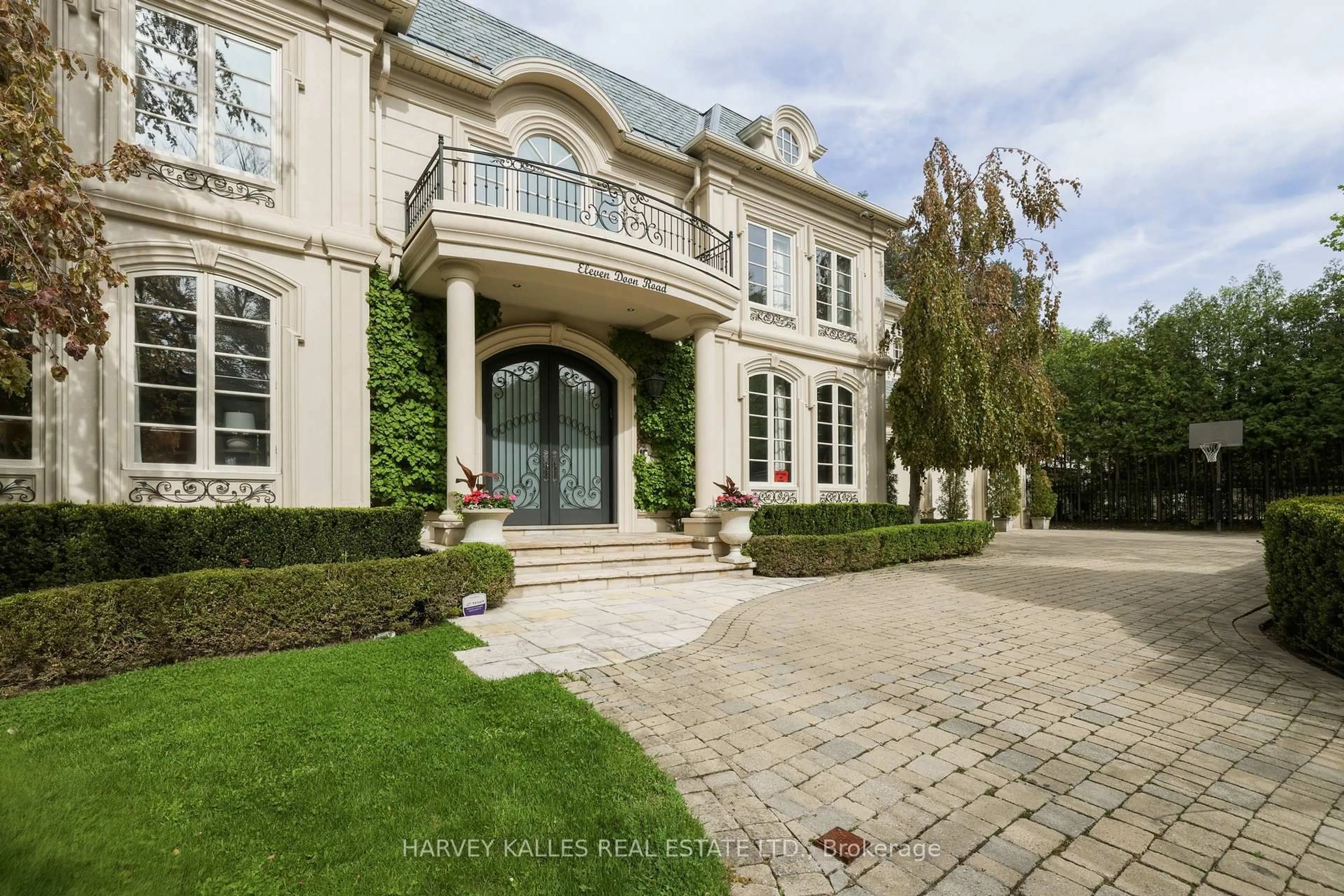 Home with brick exterior material, street for 11 Doon Rd, Toronto Ontario M2L 1M1