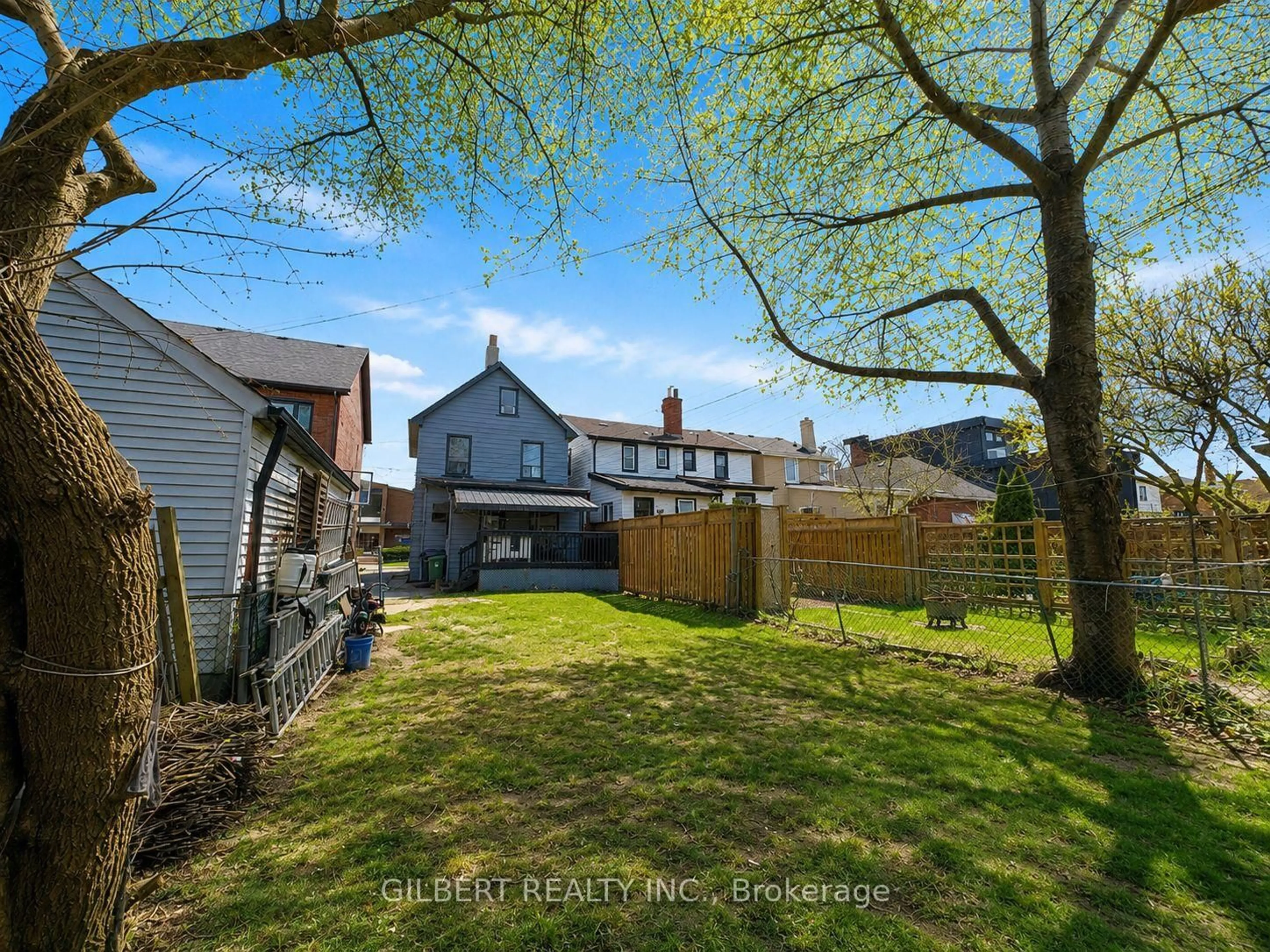 A pic from outside/outdoor area/front of a property/back of a property/a pic from drone, street for 405 Westmount Ave, Toronto Ontario M6E 3N4