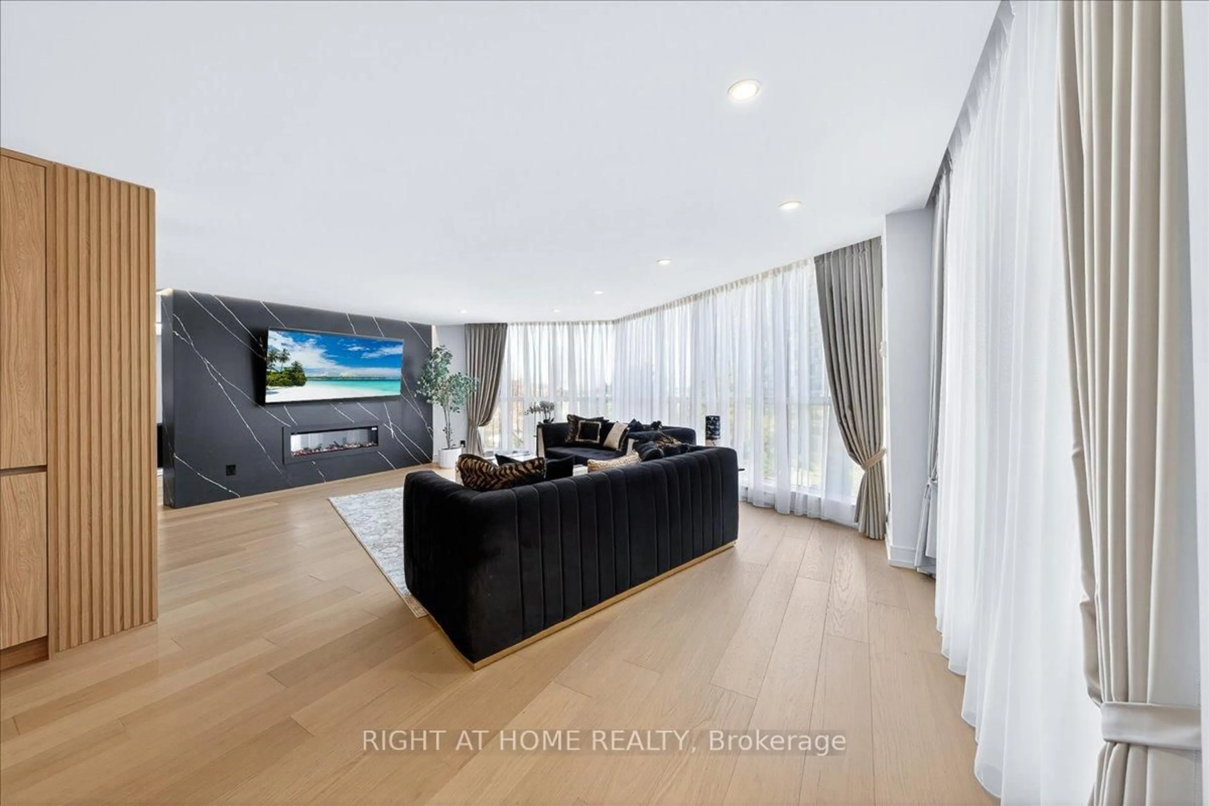 Home theater for 85 Skymark Dr #501, Toronto Ontario M2H 3P2