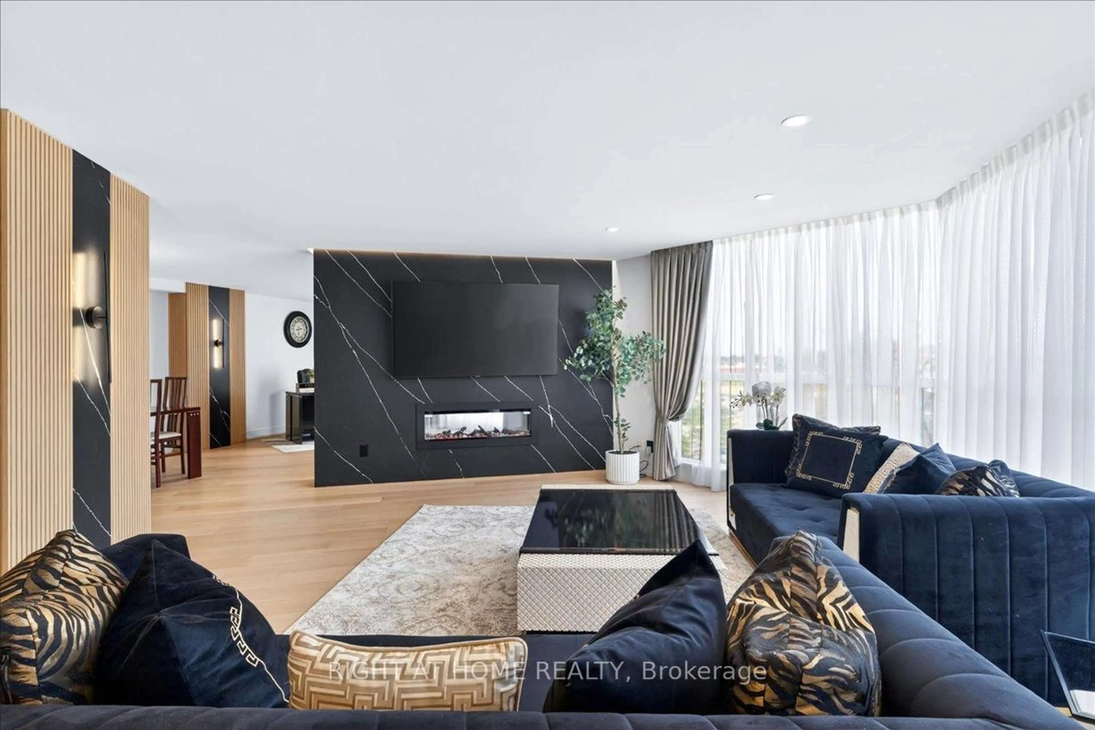 Living room with furniture, unknown for 85 Skymark Dr #501, Toronto Ontario M2H 3P2