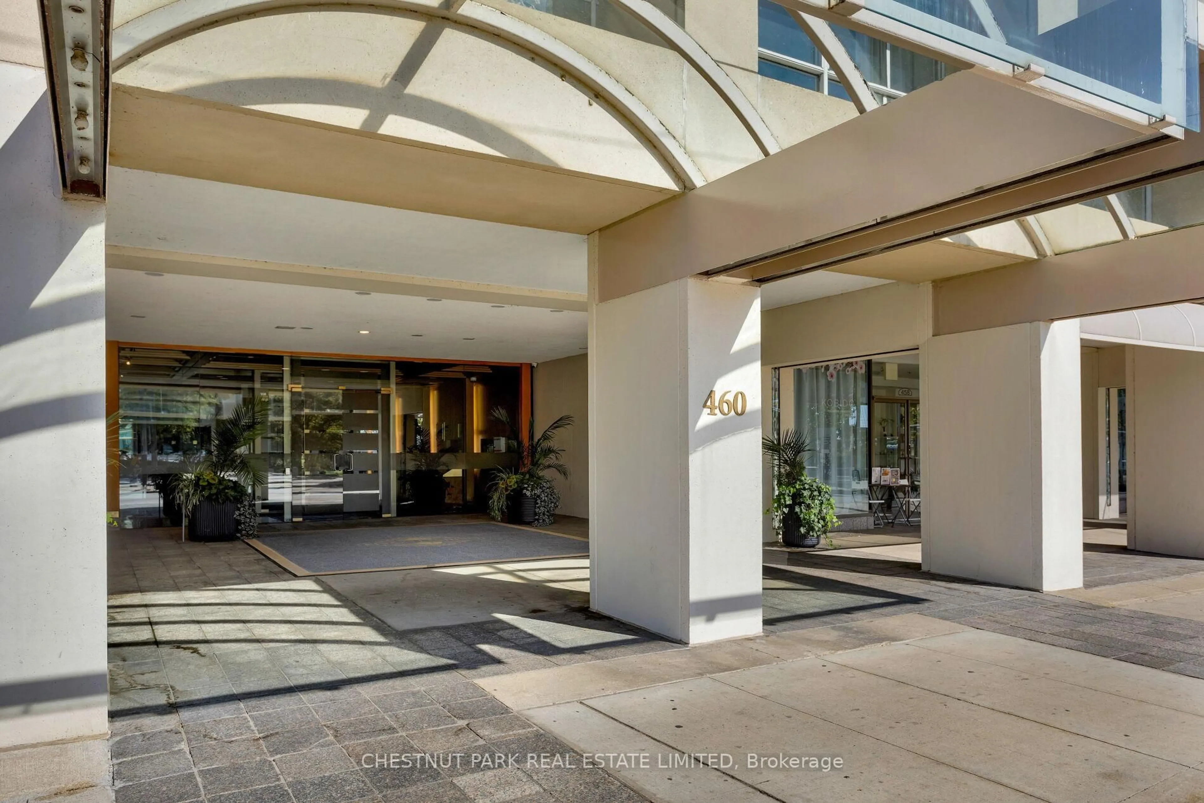 Indoor foyer for 460 Queens Quay #605E, Toronto Ontario M5V 2Y4