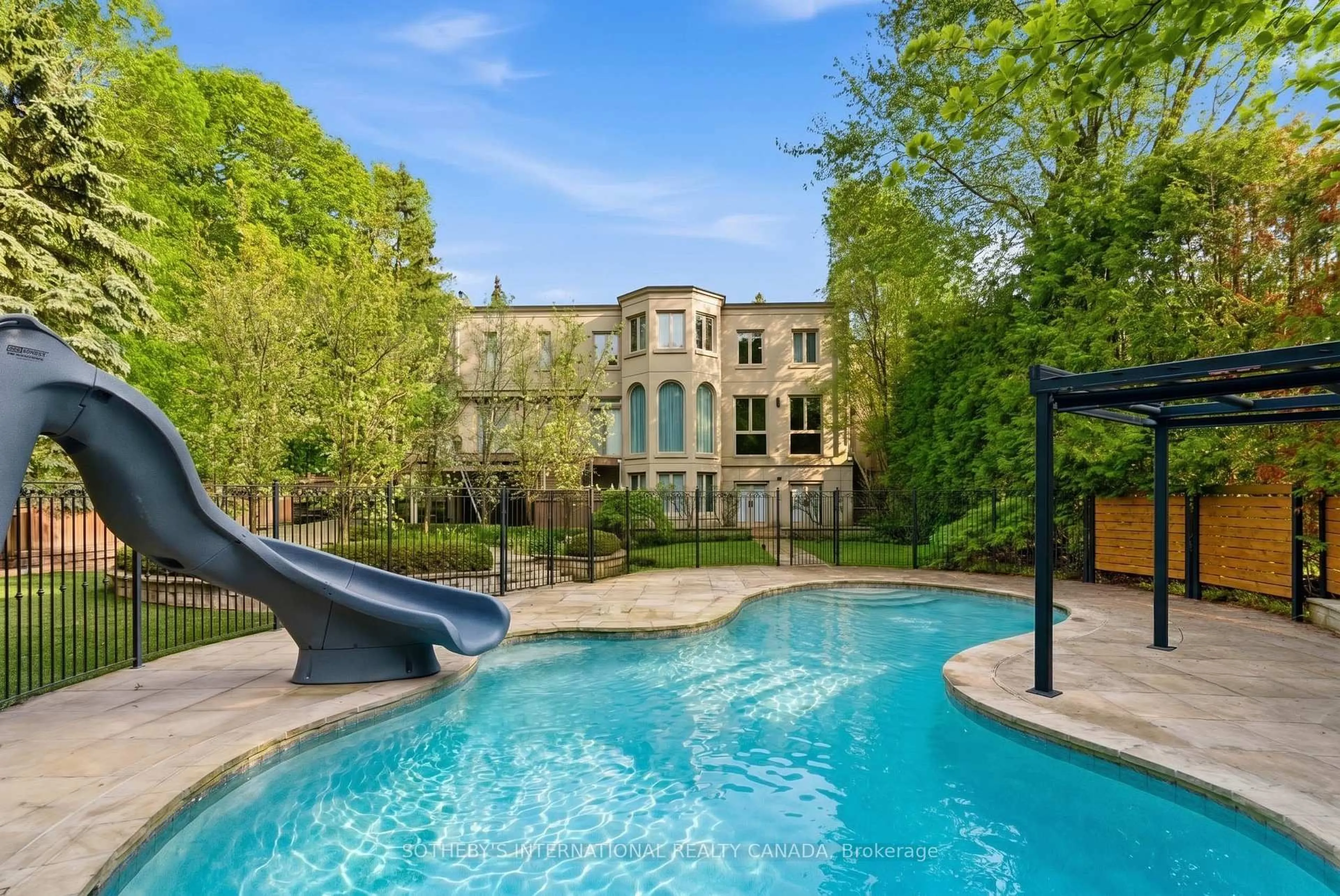 Pool for 113 Coldstream Ave, Toronto Ontario M5N 1X7
