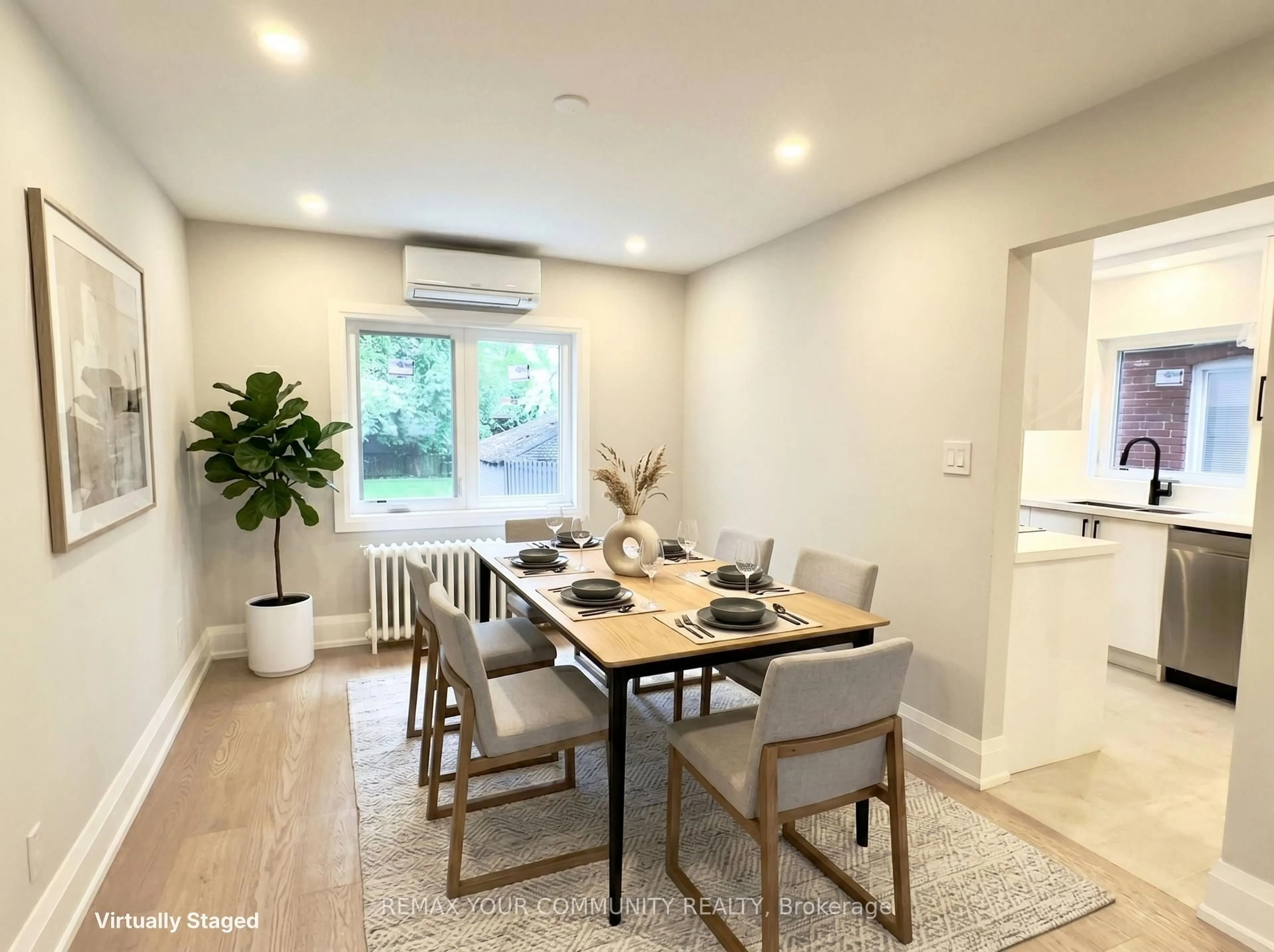 Dining room, wood/laminate floor for 351 Fairlawn Ave, Toronto Ontario M5M 1T5
