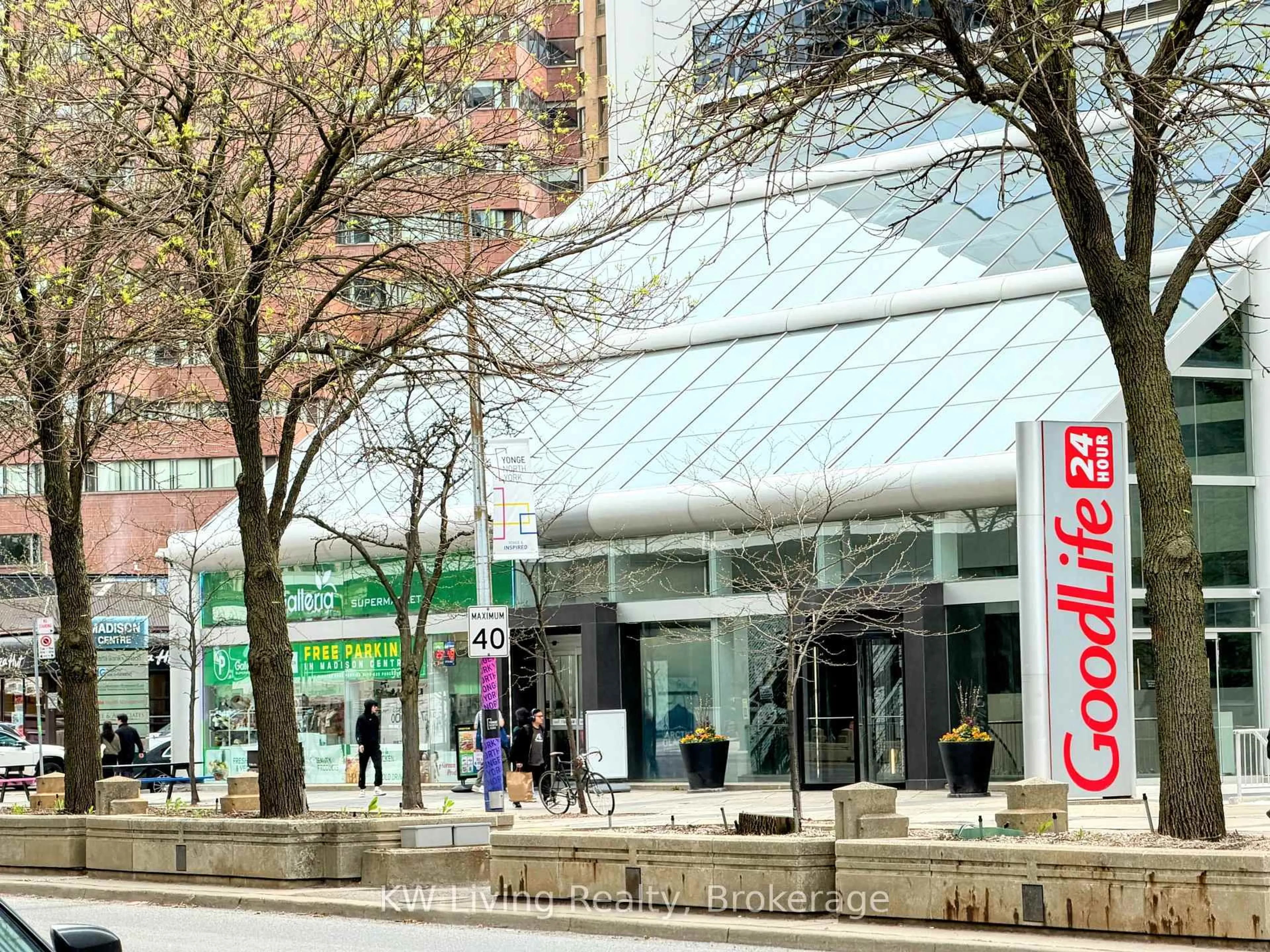 Indoor foyer for 4955 Yonge St #2615, Toronto Ontario M2N 0L8