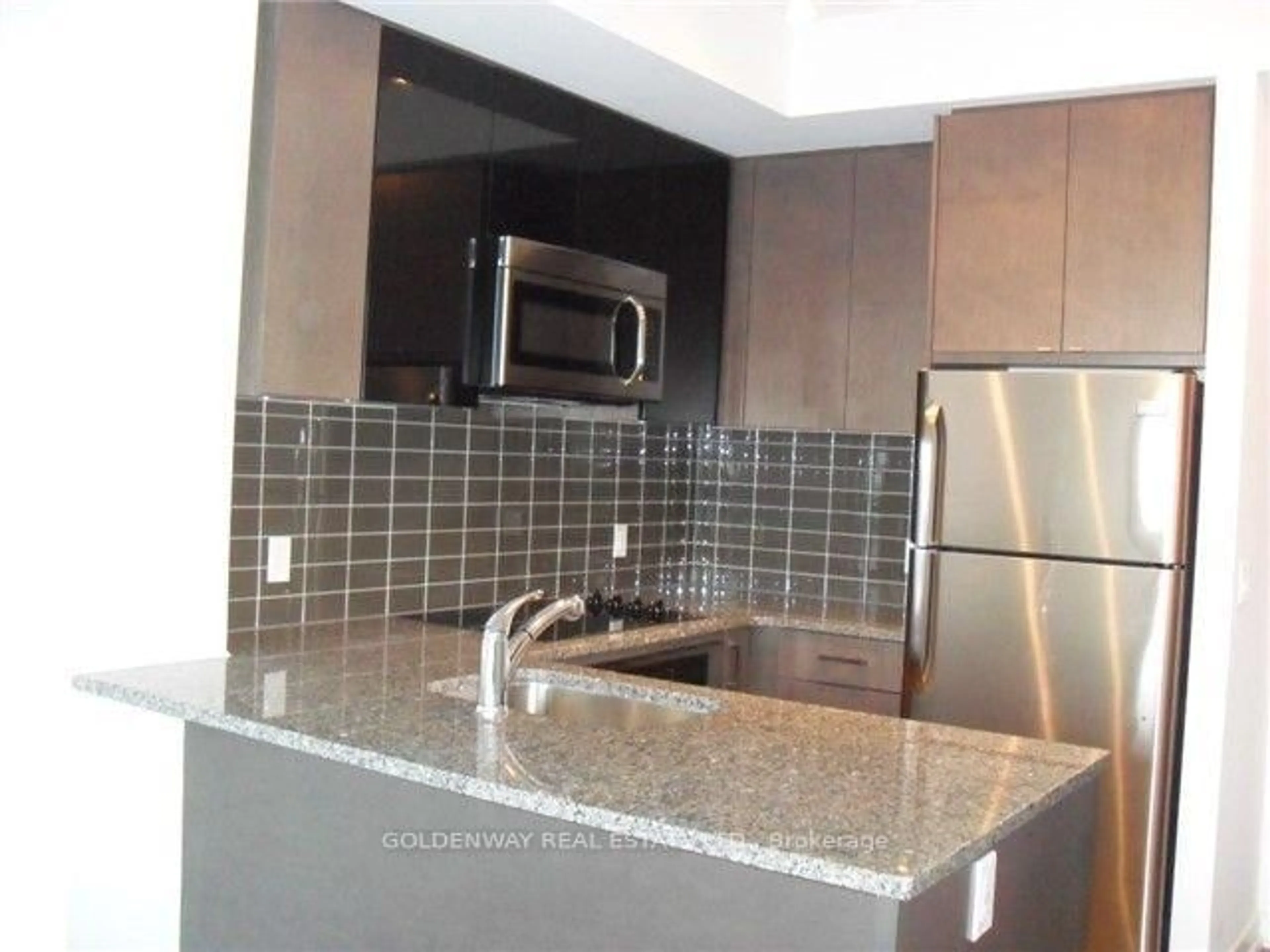 Standard kitchen, ceramic/tile floor for 89 Dunfield Ave #2604, Toronto Ontario M4S 0A4